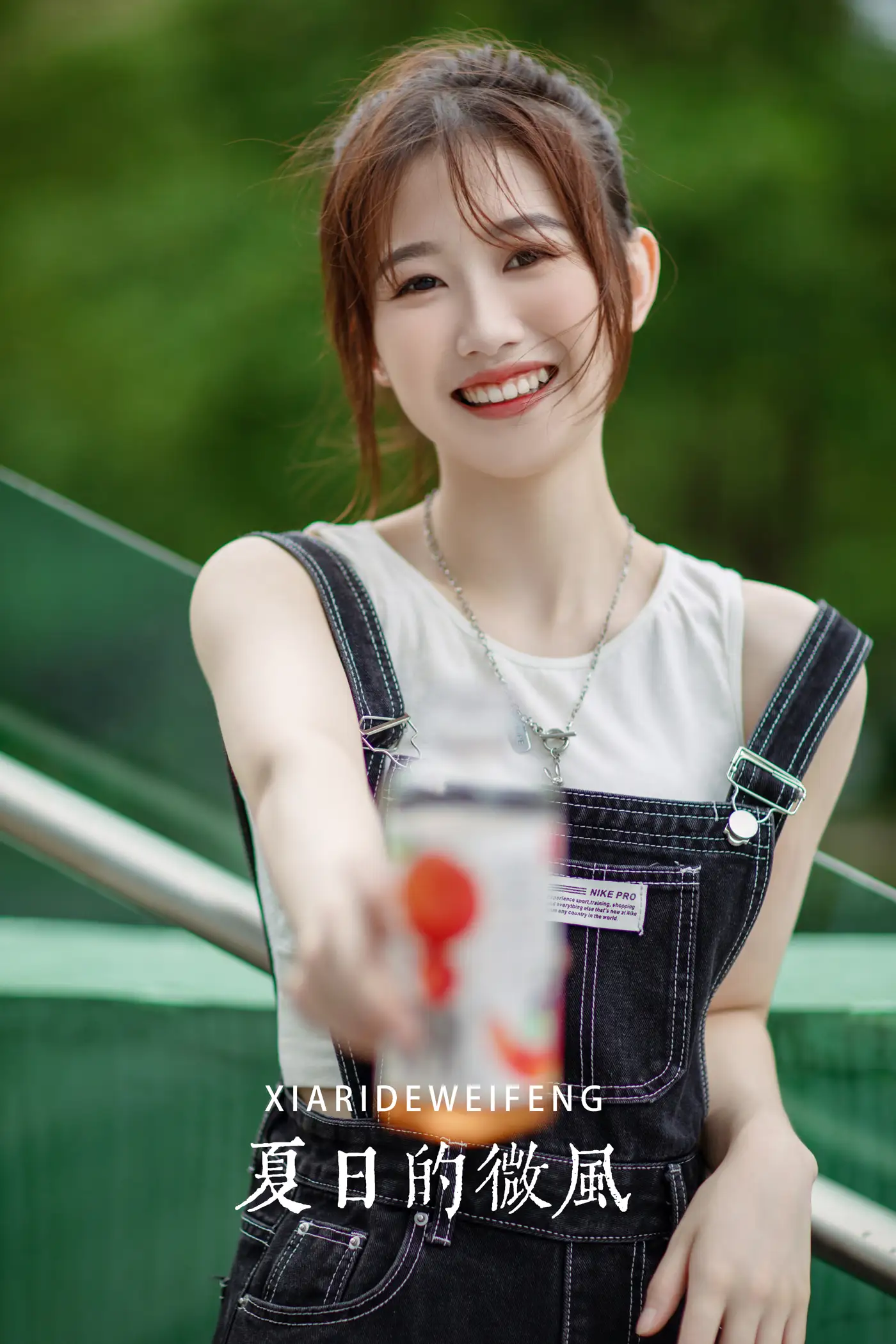 [艺图语] 2022.07.29 Vol.1575 – 夏日的微风 佩佩