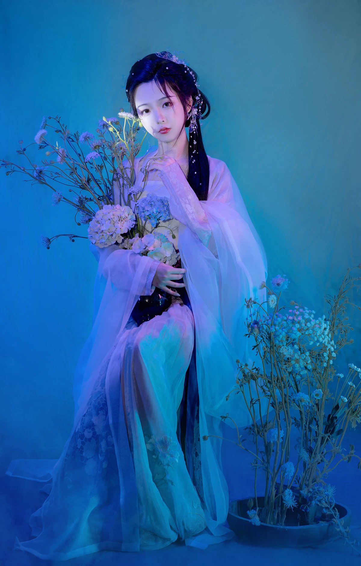 [艺图语] 2023.01.10 Vol.2885 – 她是那一抹蓝 怀里猫ovo#[23P]-15