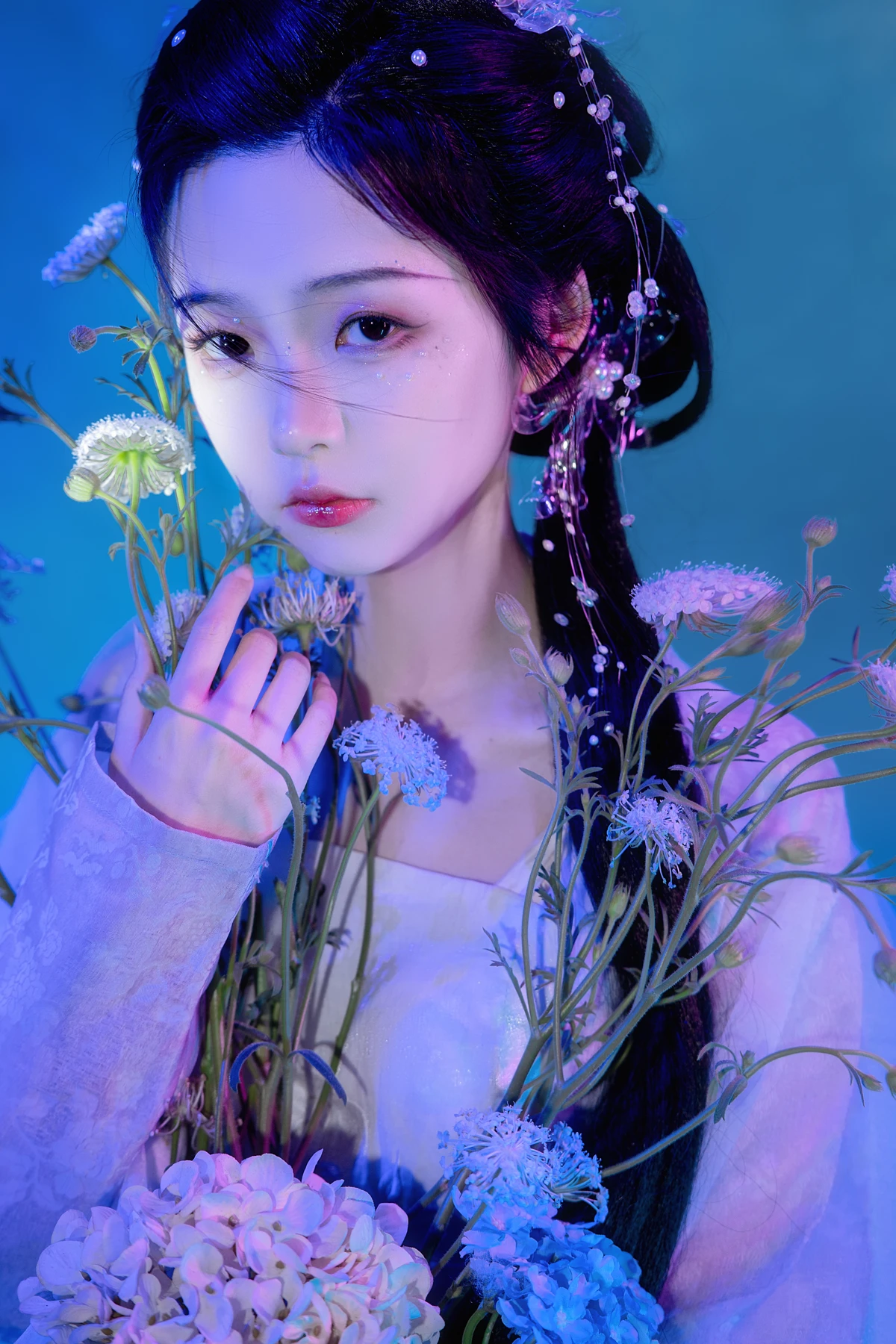 [艺图语] 2023.01.10 Vol.2885 – 她是那一抹蓝 怀里猫ovo#[23P]-18
