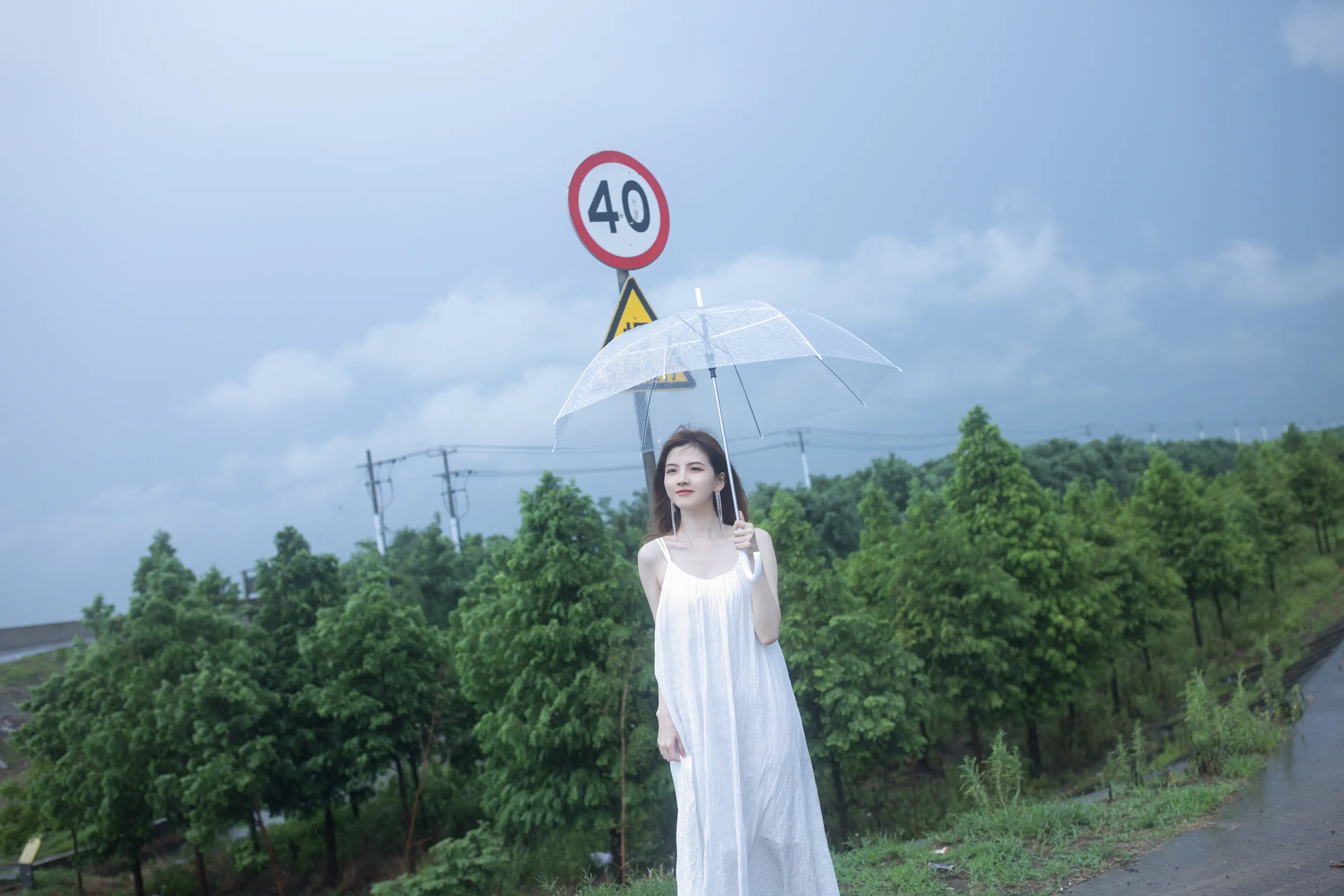[艺图语] 2022.12.10 Vol.2647 – 雨后少女 Dtifa丁小妮#[24P]-1