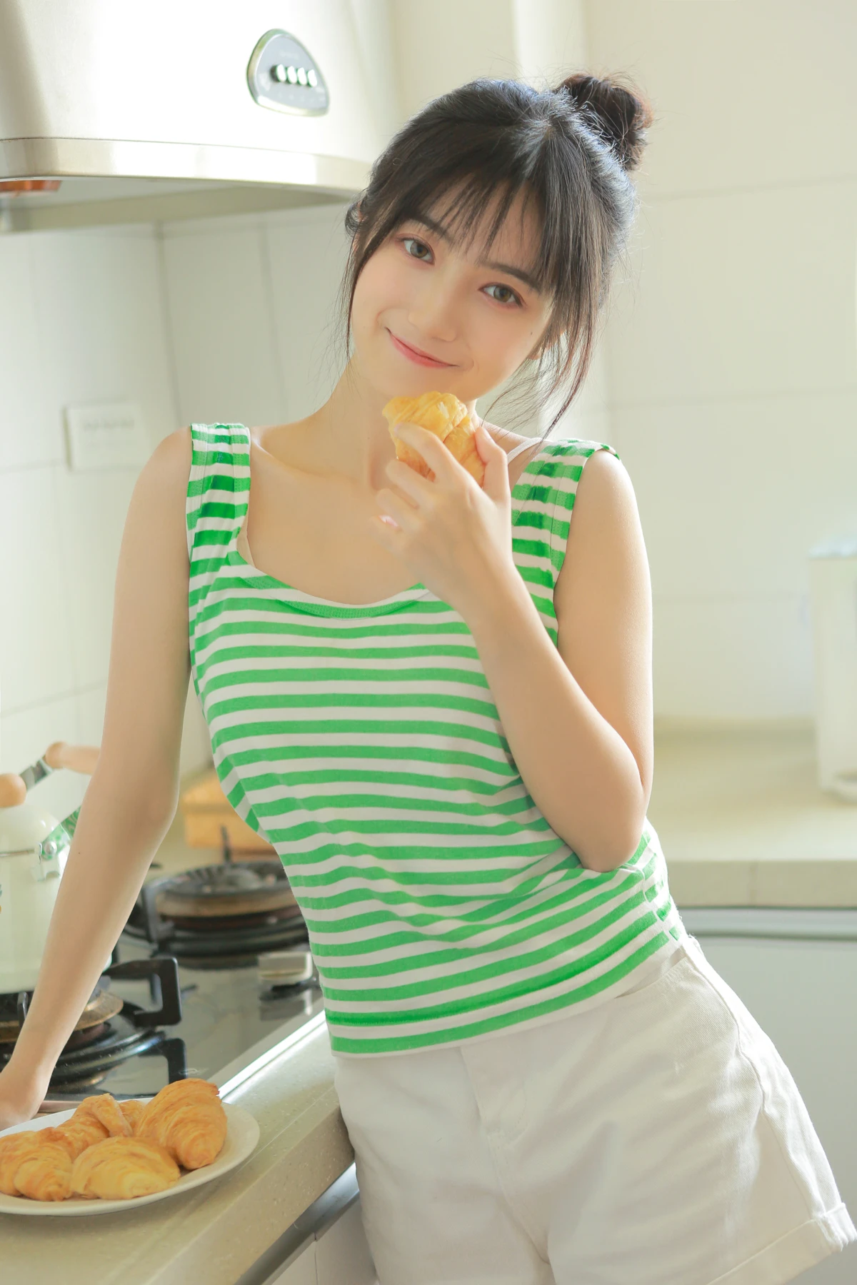 [艺图语] 2022.12.30 Vol.2796 – 青提时光 月半了吧#[24P]-8