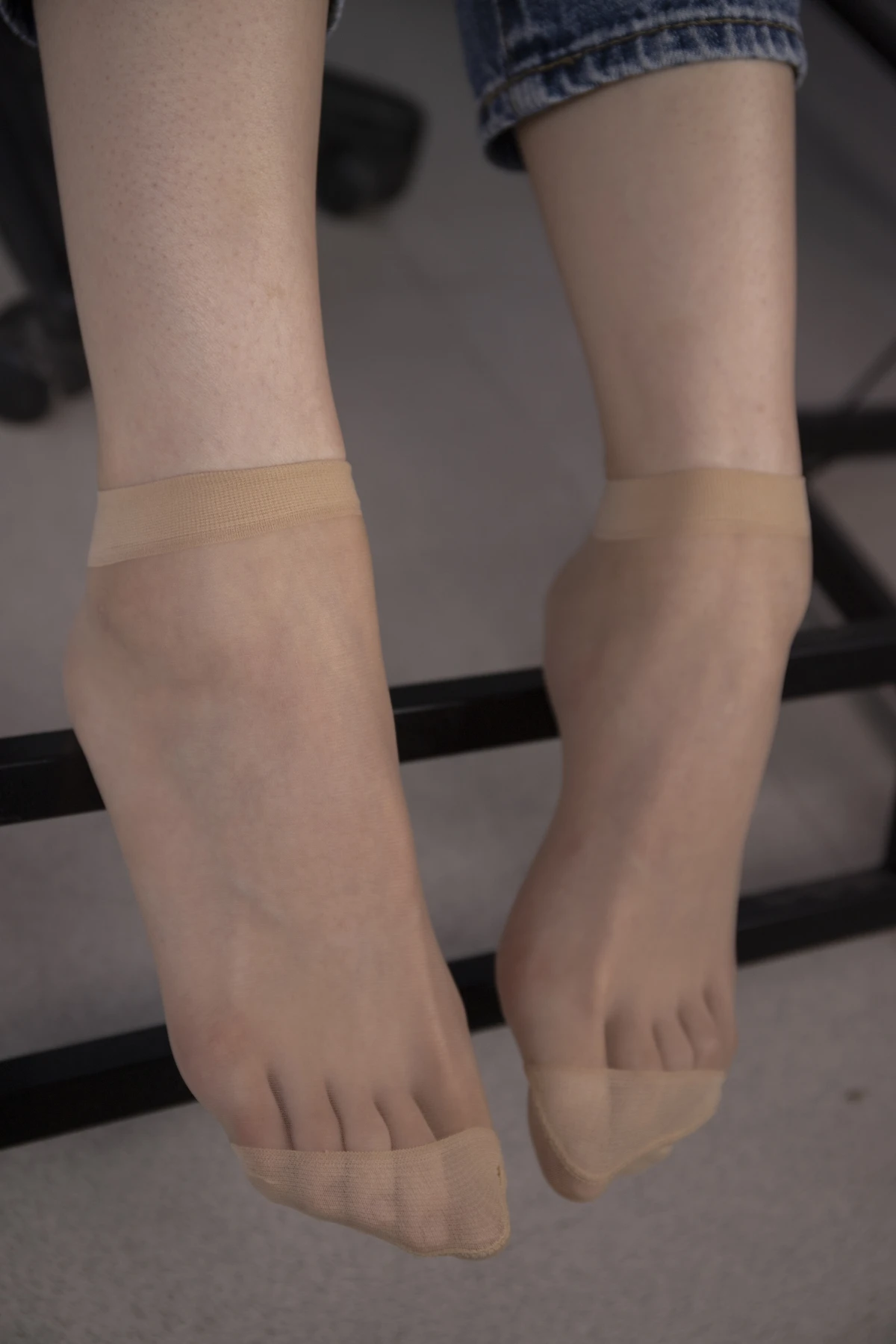 [Mzsock] NO.033 Beauty Xiaoyun shows off her beautiful feet in the office, her big feet are so beautiful Southern football skills#[107P]-4
