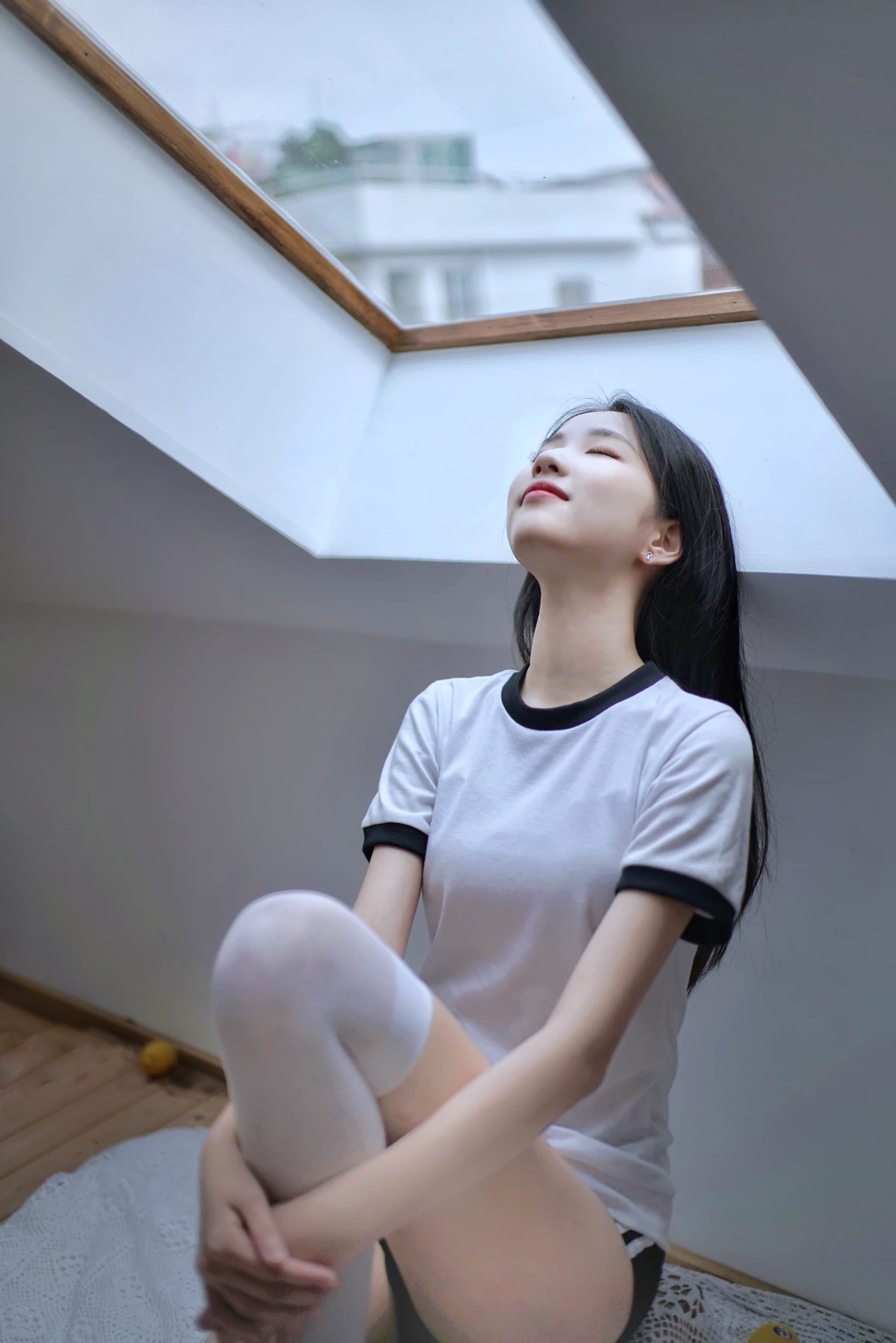 [艺图语] 2022.12.29 Vol.2785 – 阁楼里的素白 小静#[26P]-21