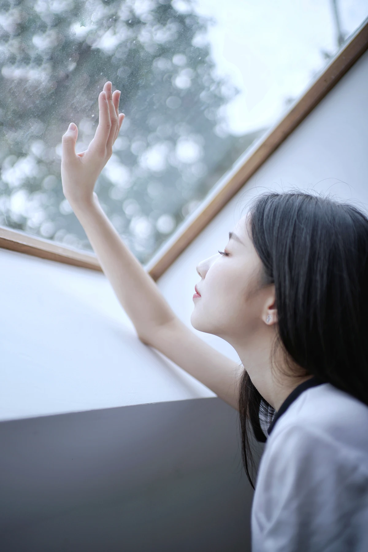 [艺图语] 2022.12.29 Vol.2785 – 阁楼里的素白 小静#[26P]-22