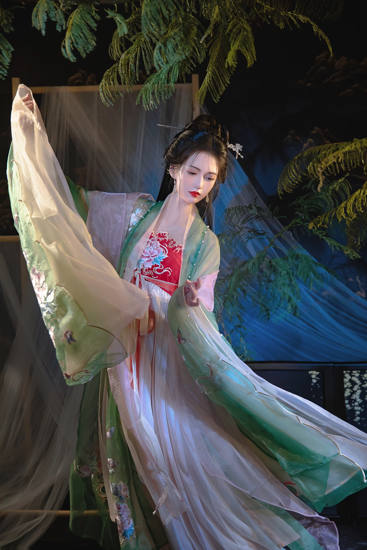 [YITUYU] 2023.03.09 Vol.3035 The garden is green Fat Qi#[31P]-6