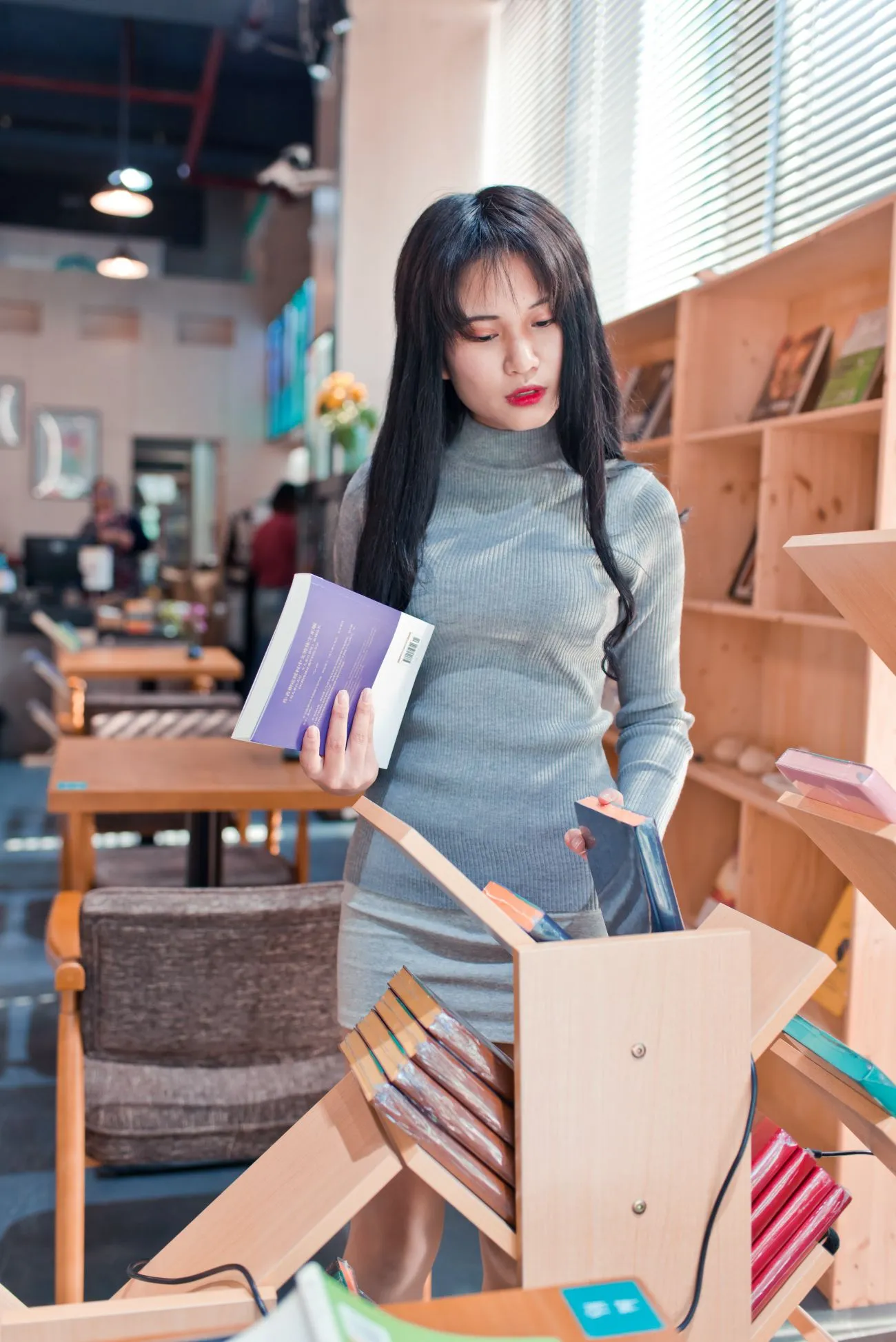 [Mzsock] NO.084 The cute girl in short skirt and silk stockings in the leisure bookstore street photography#[79P]-9