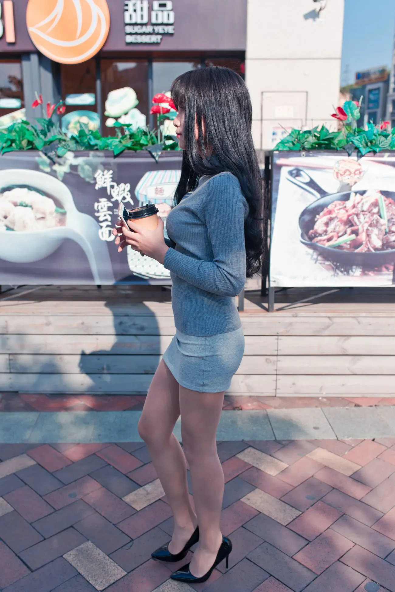 [Mzsock] NO.084 The cute girl in short skirt and silk stockings in the leisure bookstore street photography#[79P]-5
