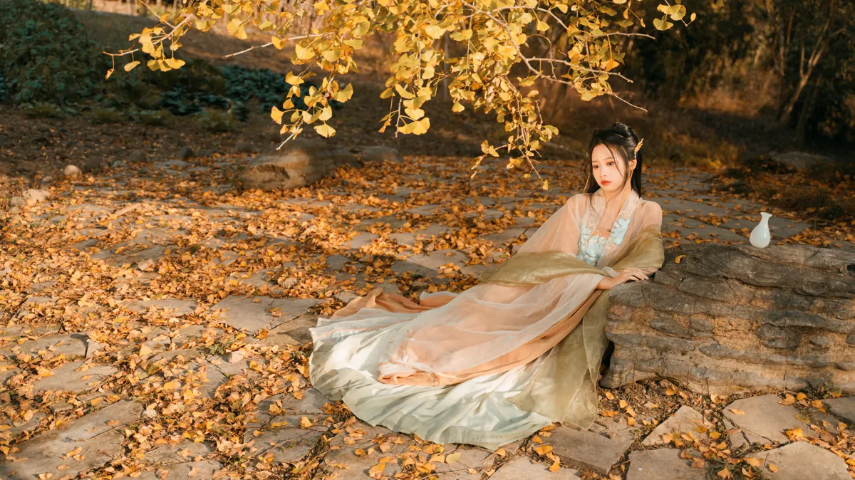 [艺图语] 2022.12.12 Vol.2664 – 银杏树下 旺旺小小舒#[39P]-11