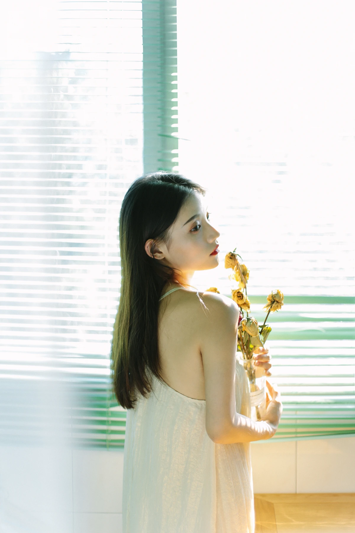 [艺图语] 2022.12.16 Vol.2691 – 光与影 吾蕊#[38P]-28