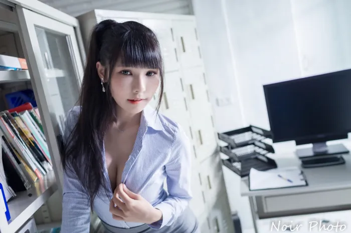[爱美足] NO.072  依霜 OL黑丝 高跟美腿外拍 街拍#[37P]-19