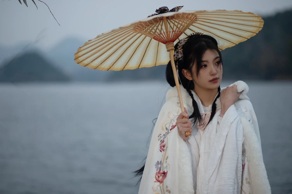 [艺图语] 2023.01.15 Vol.2919 寒衣 一口蛋糕#[27P]-6
