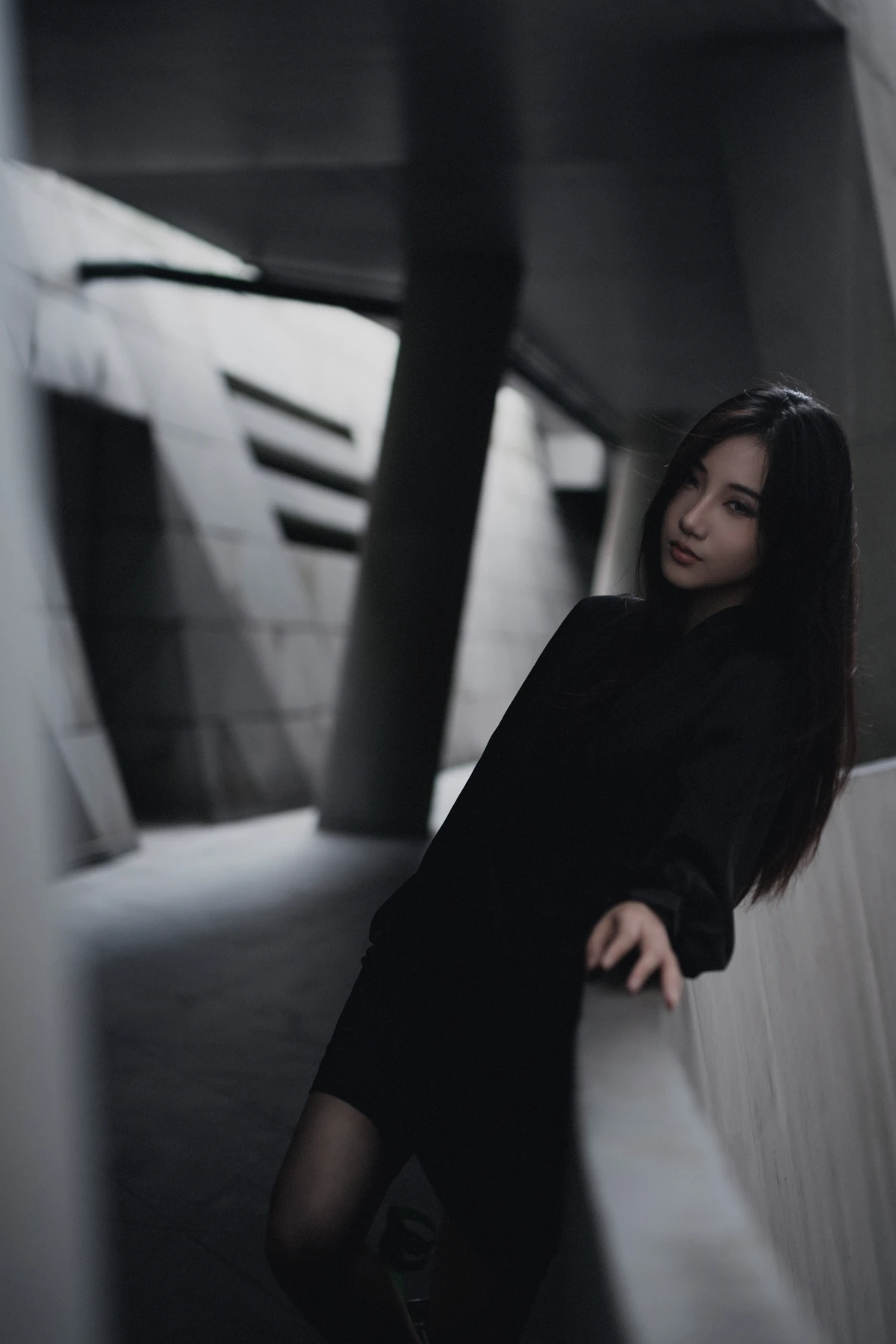 [艺图语] 2022.12.16 Vol.2692 – 黑与白 阿万#[46P]-31
