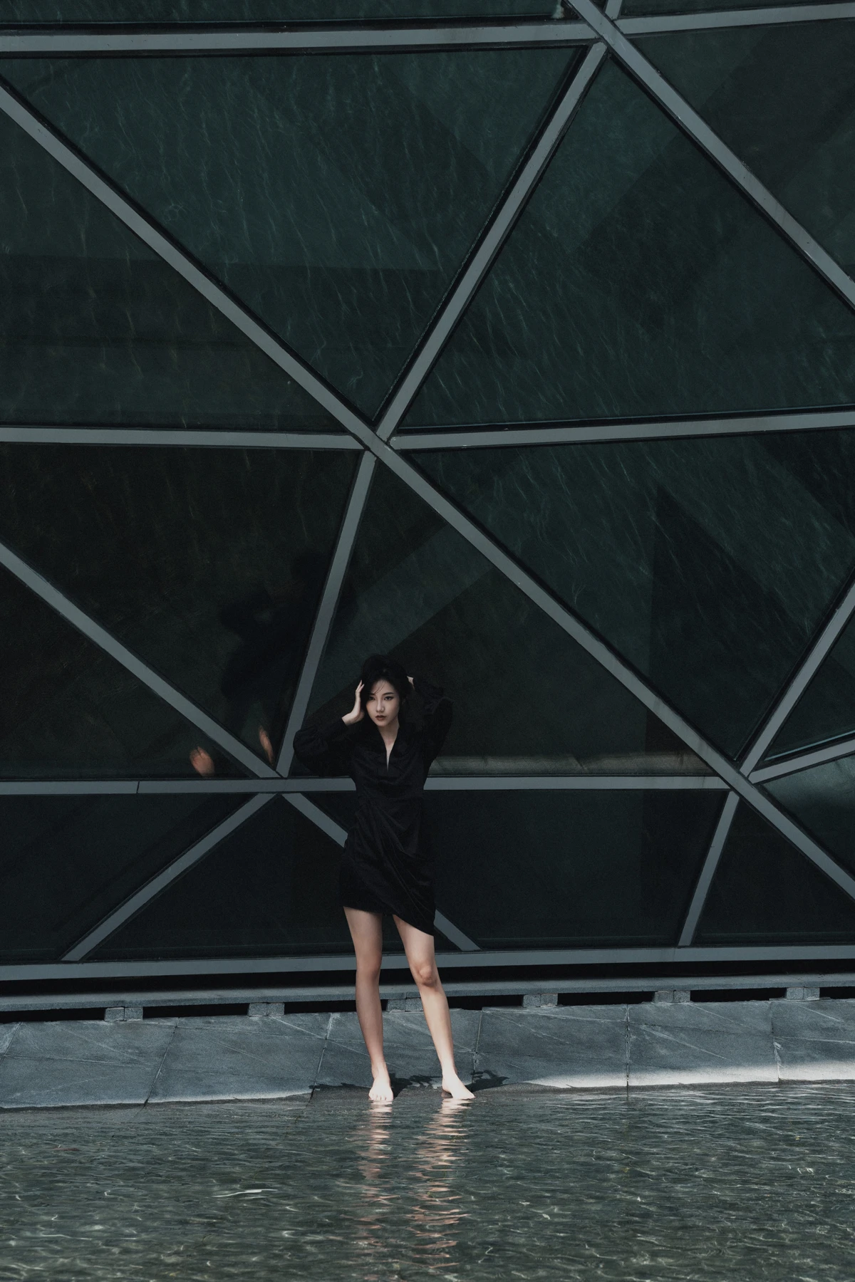 [艺图语] 2022.12.16 Vol.2692 – 黑与白 阿万#[46P]-36