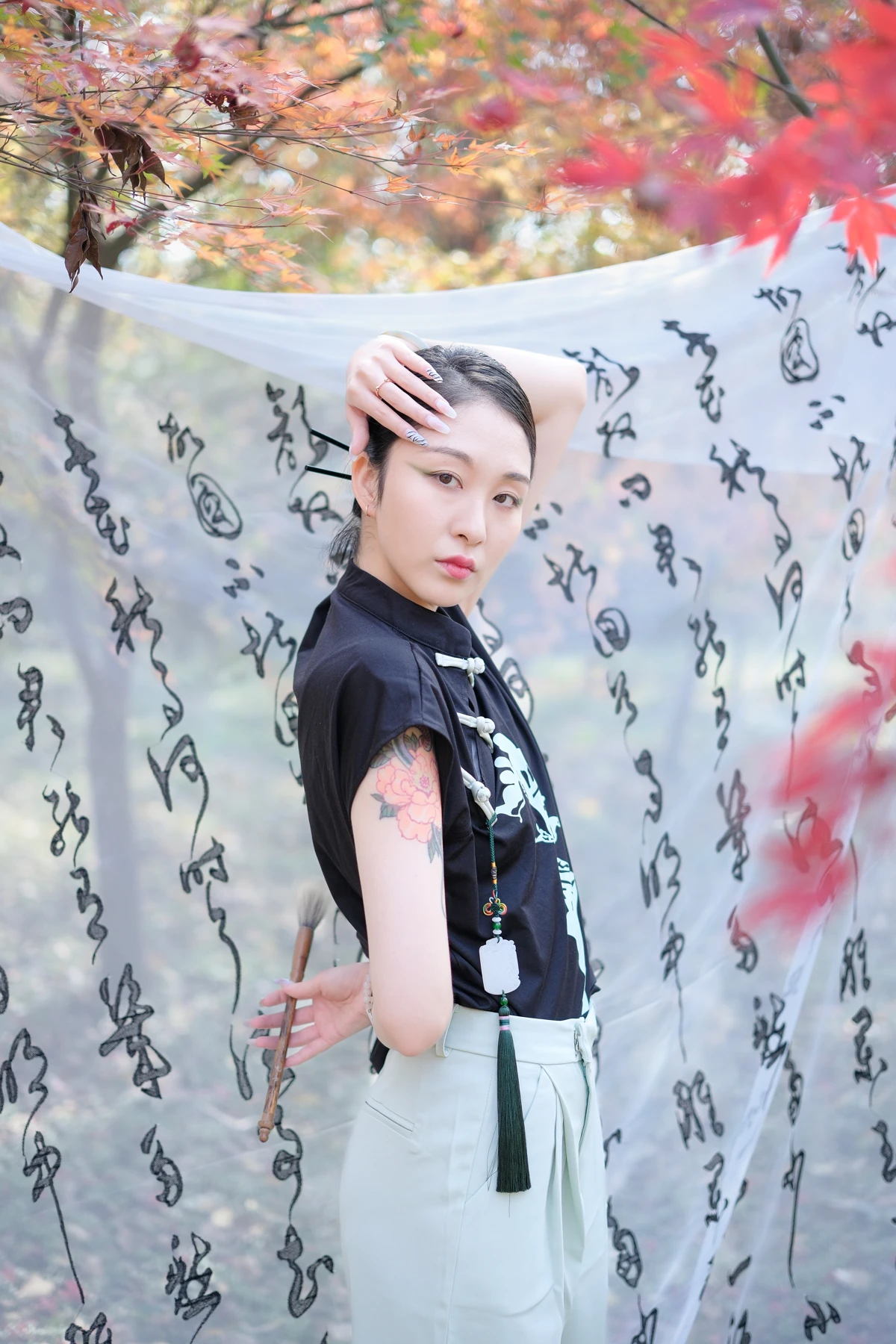 [艺图语] 2022.12.20 Vol.2720 – 一半山林 曹萌#[24P]-1