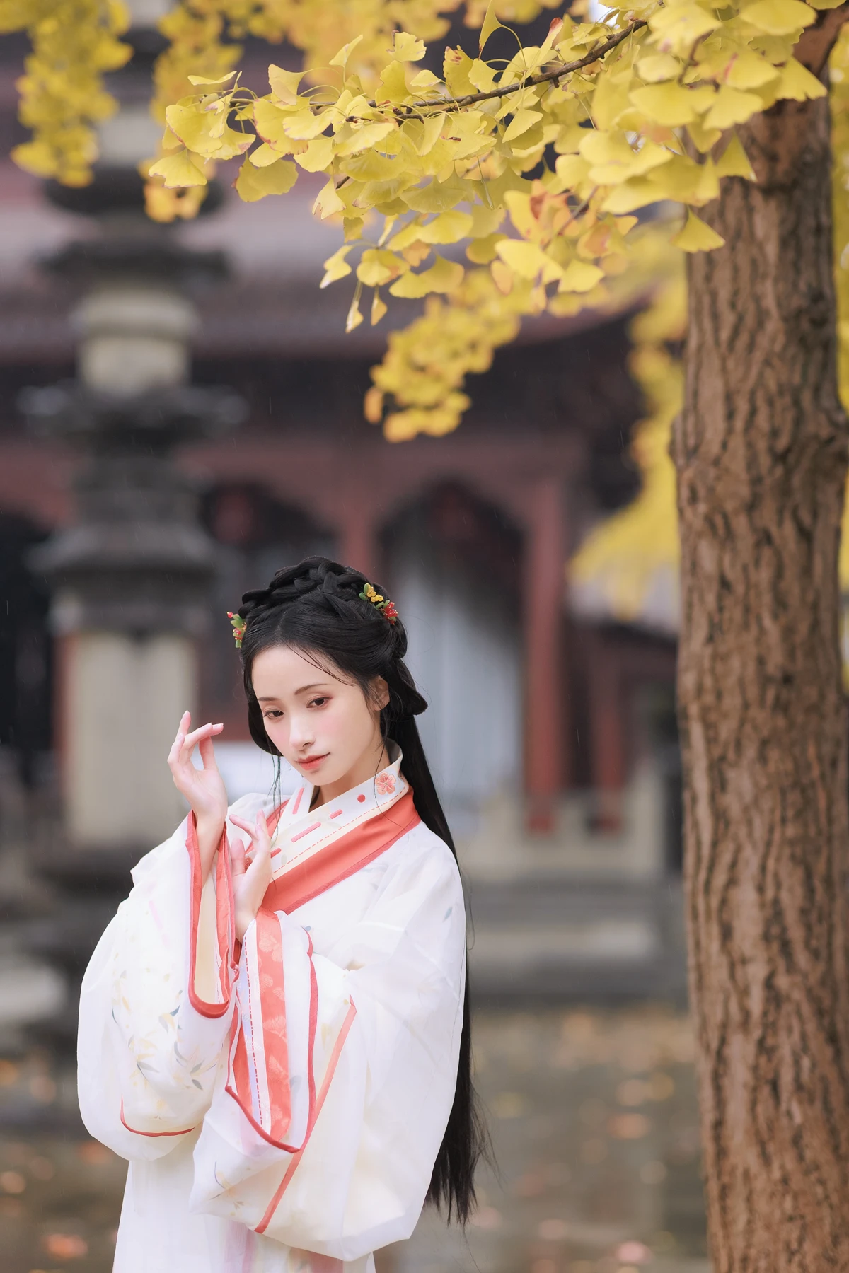 [艺图语] 2023.01.10 Vol.2886 – 雨中银杏 眸小妖#[24P]-4