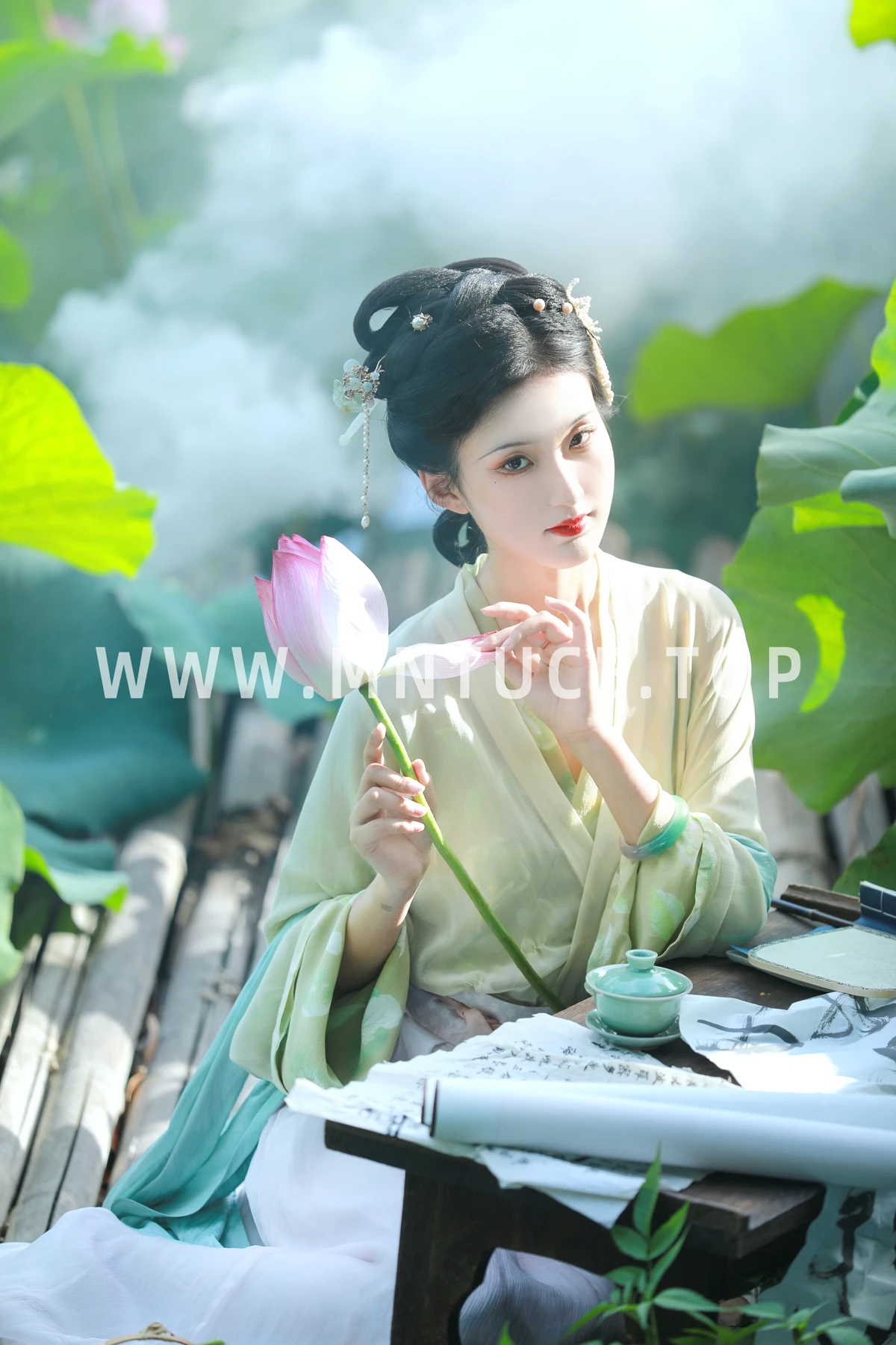 [艺图语] 2023.01.12 Vol.2900 她清冷得好像一首宋词 荷里寒#[23P]-21