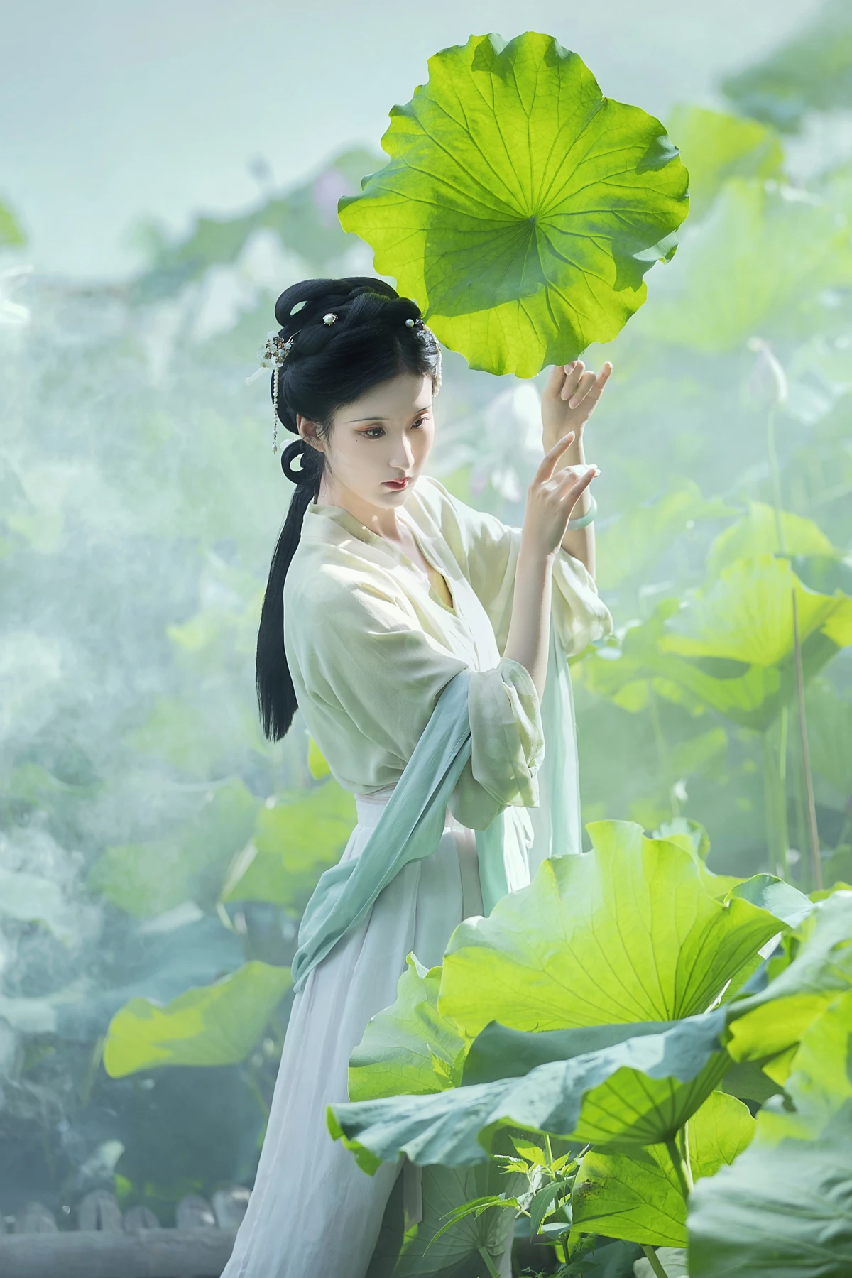 [艺图语] 2023.01.12 Vol.2900 她清冷得好像一首宋词 荷里寒#[23P]-8