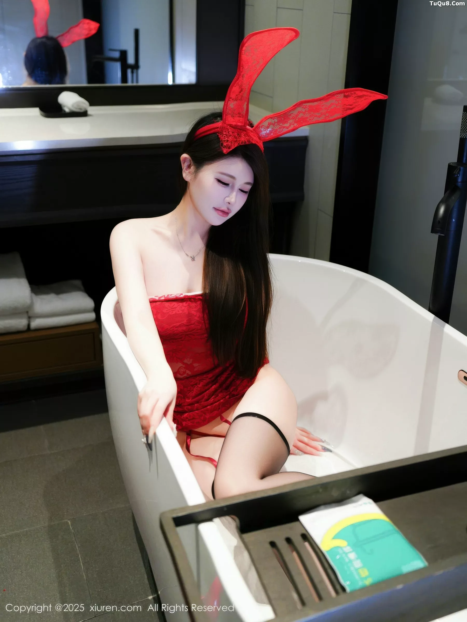 [秀人网] 2025.10.24 No.10907 甜妮#[73P]-1