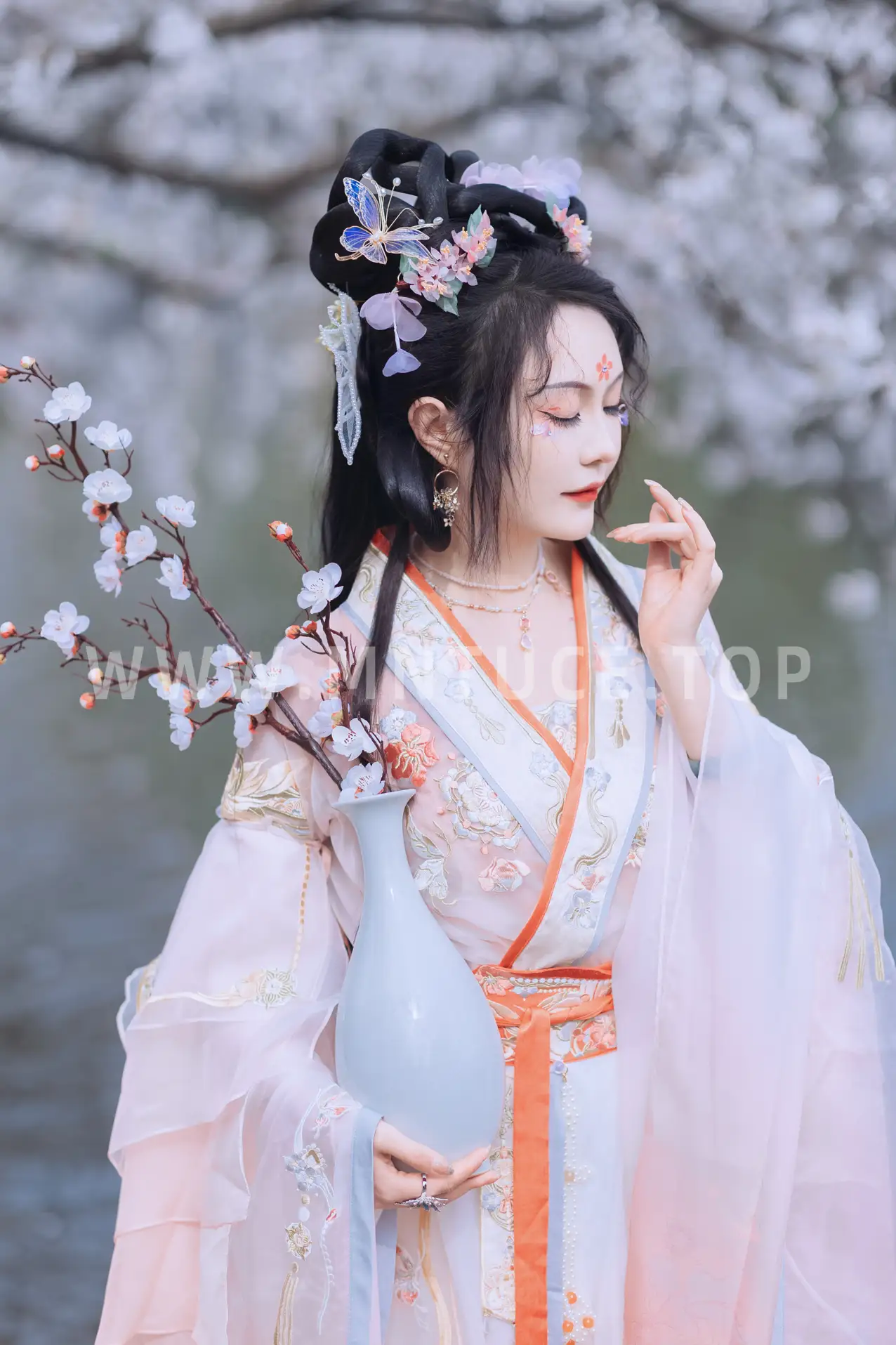 [艺图语] 2022.06.24 Vol.1273 – 初春赏樱 璐璐haley#[43P]-19