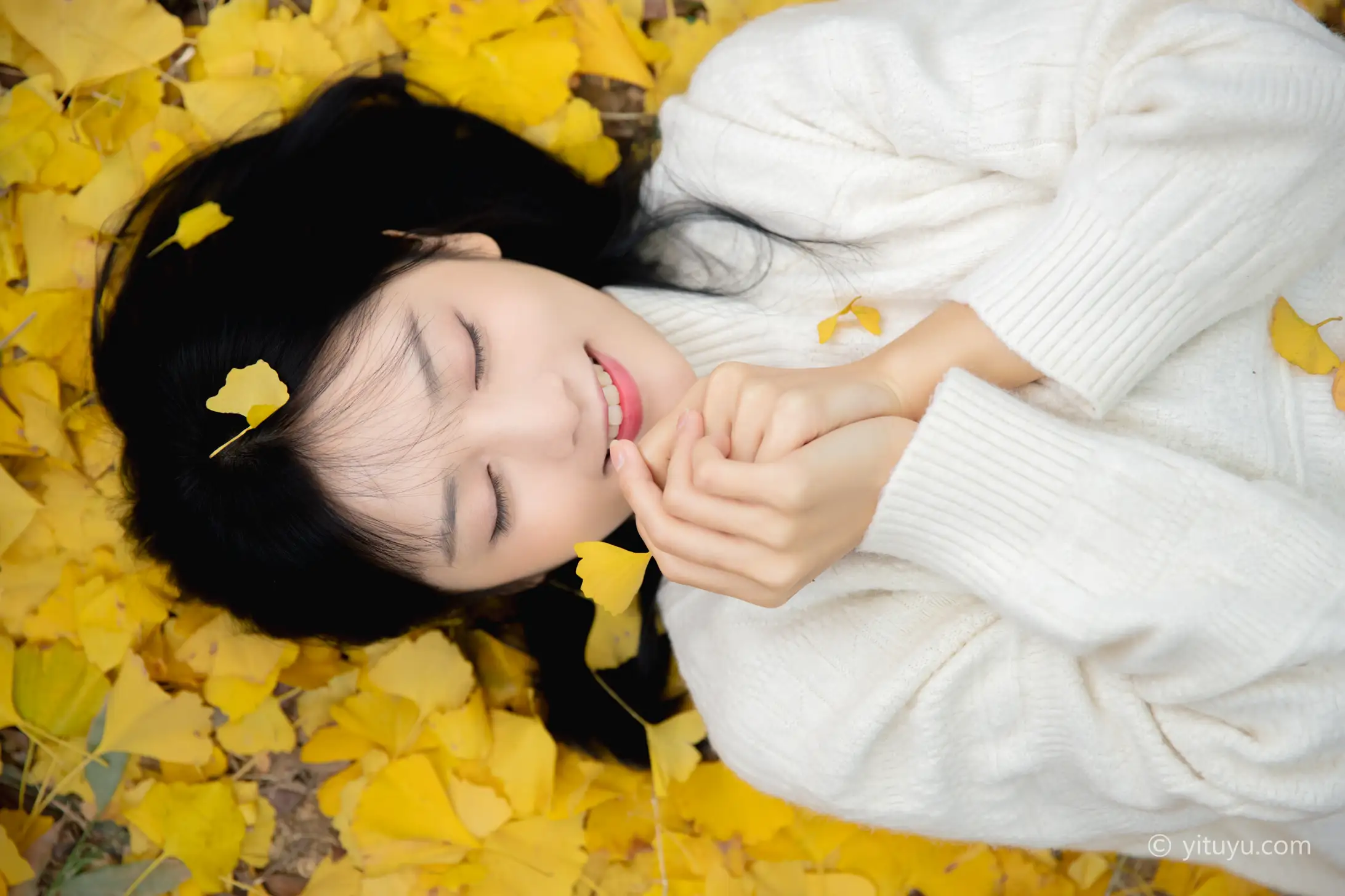 [艺图语] 2021.08.14 Vol.131 – 银杏之恋 雨文#[39P]-34