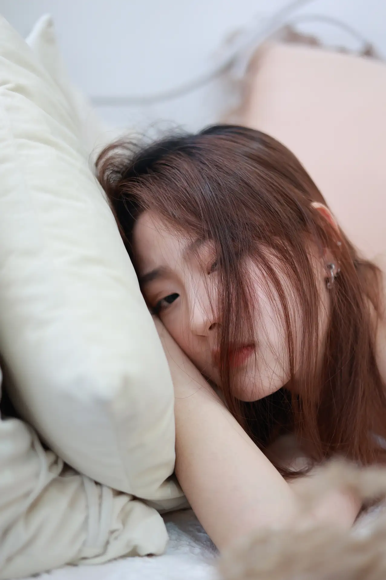 [艺图语] 2022.07.01 Vol.1347 – 瞬间的温柔 持枪萝莉#[27P]-27