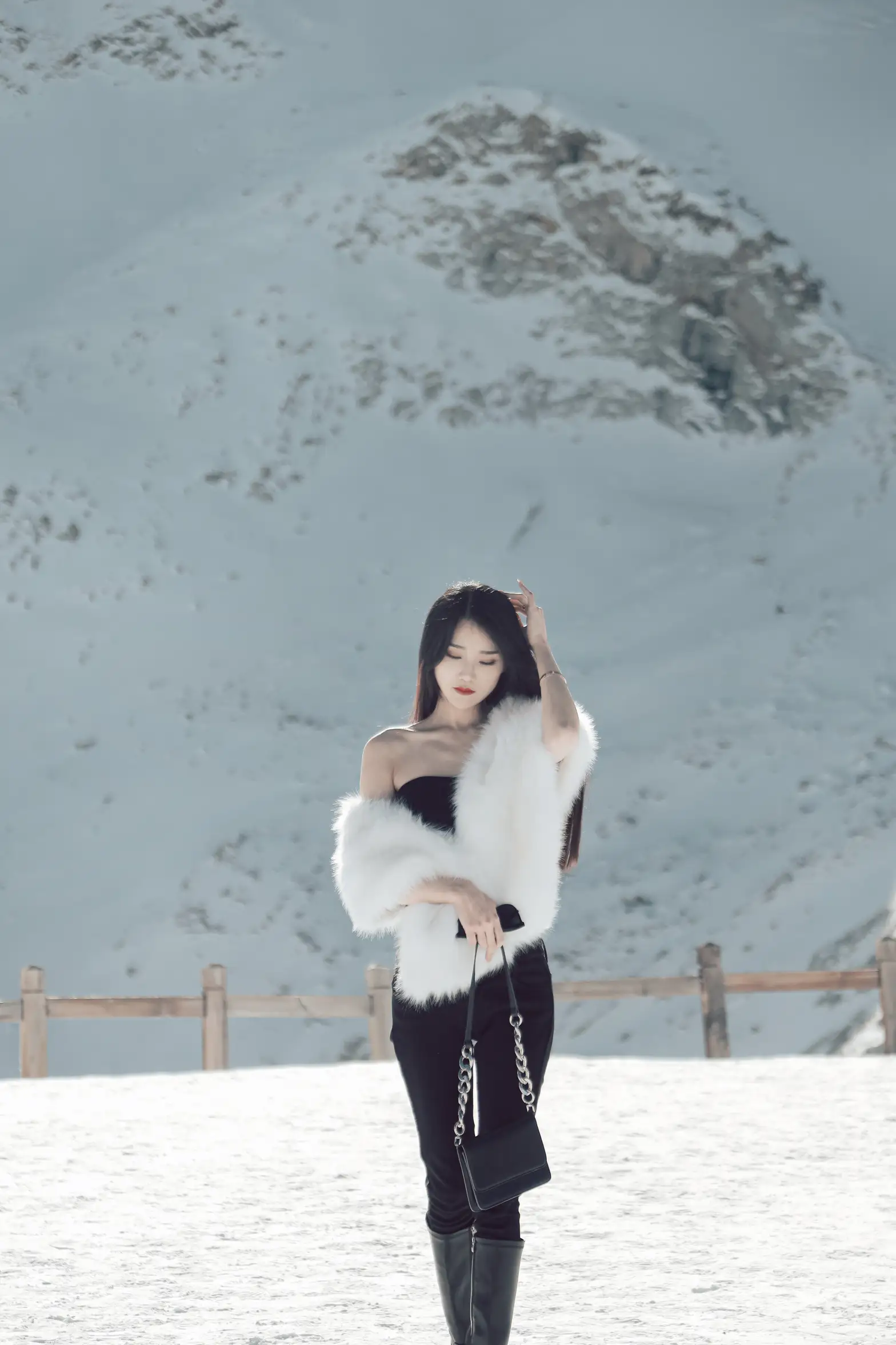 [艺图语] 2022.06.21 Vol.1243 – 冰雪之巅 婷婷#[34P]-17