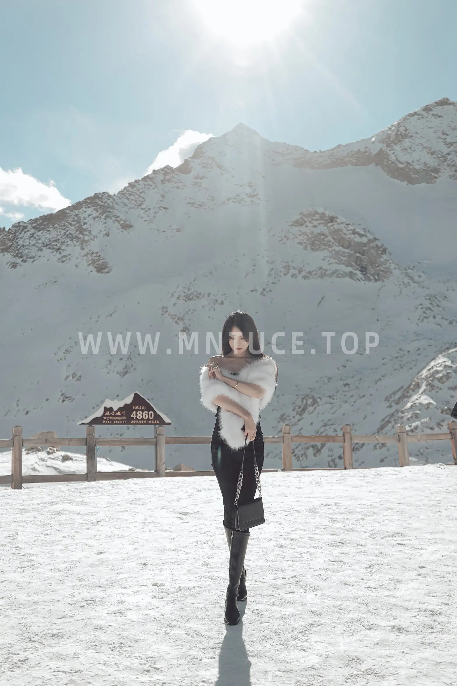 [艺图语] 2022.06.21 Vol.1243 – 冰雪之巅 婷婷#[34P]-19