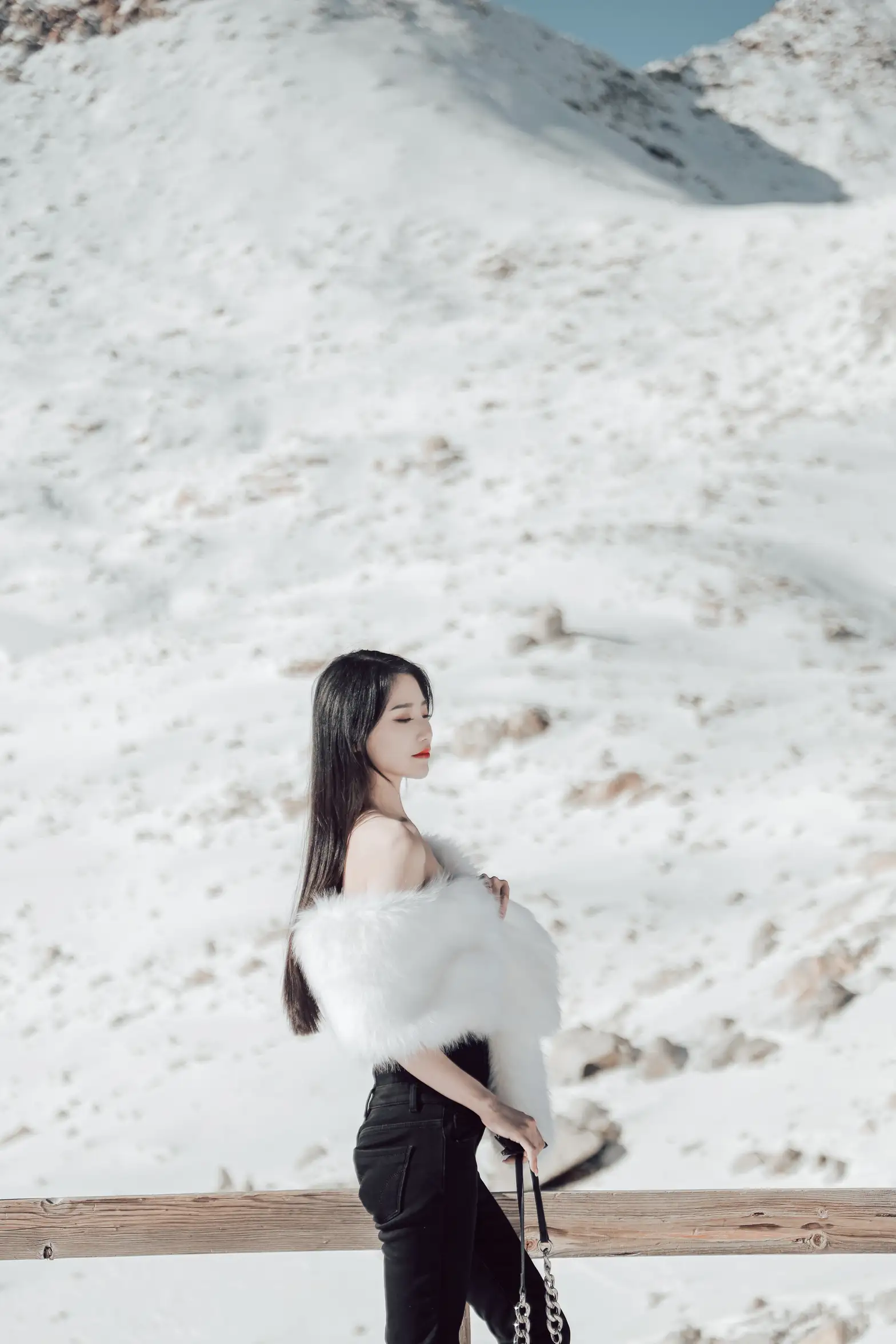[艺图语] 2022.06.21 Vol.1243 – 冰雪之巅 婷婷#[34P]-24