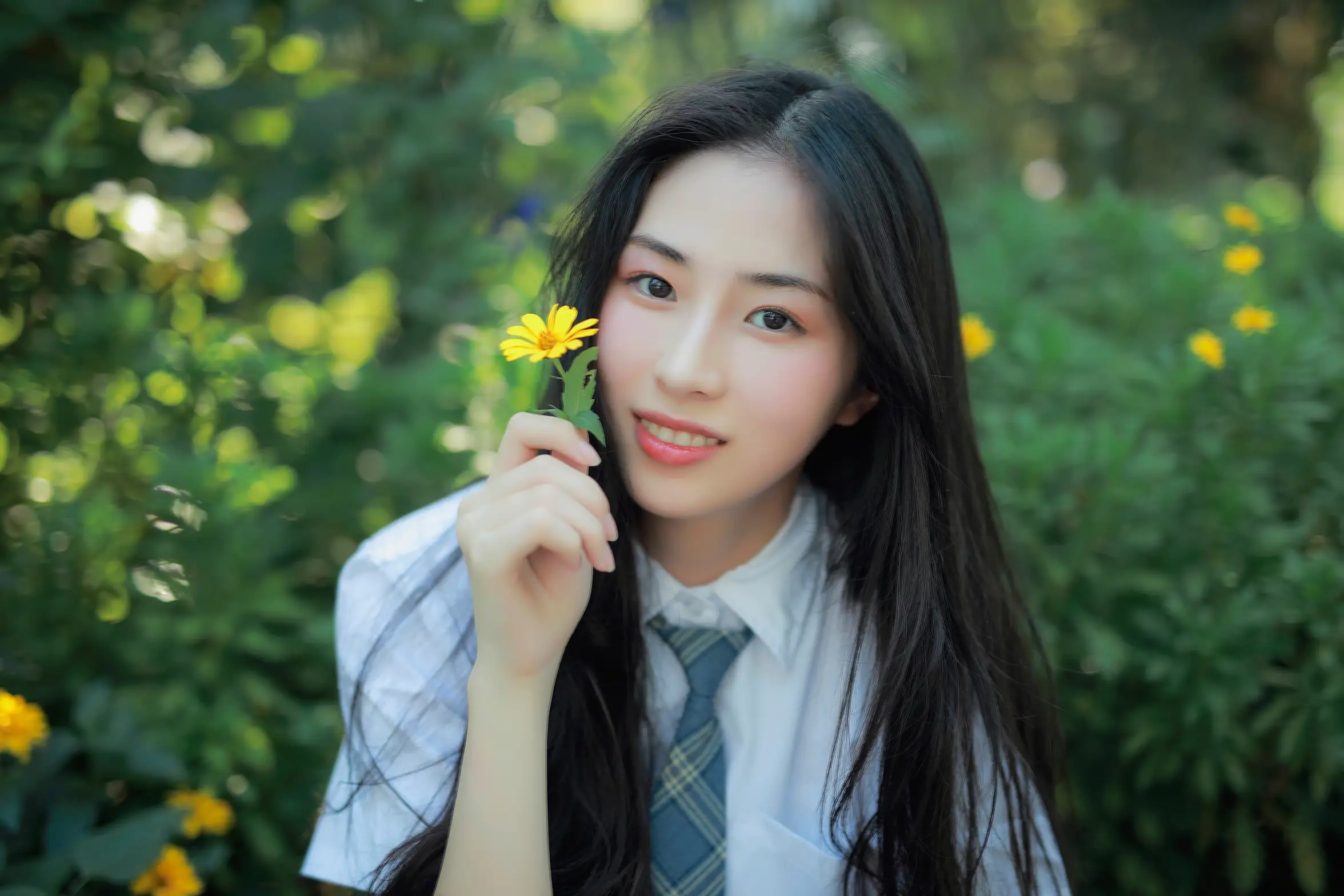 [艺图语] 2022.07.02 Vol.1350 – 风很温柔，花很鲜艳 一帆#[22P]-11