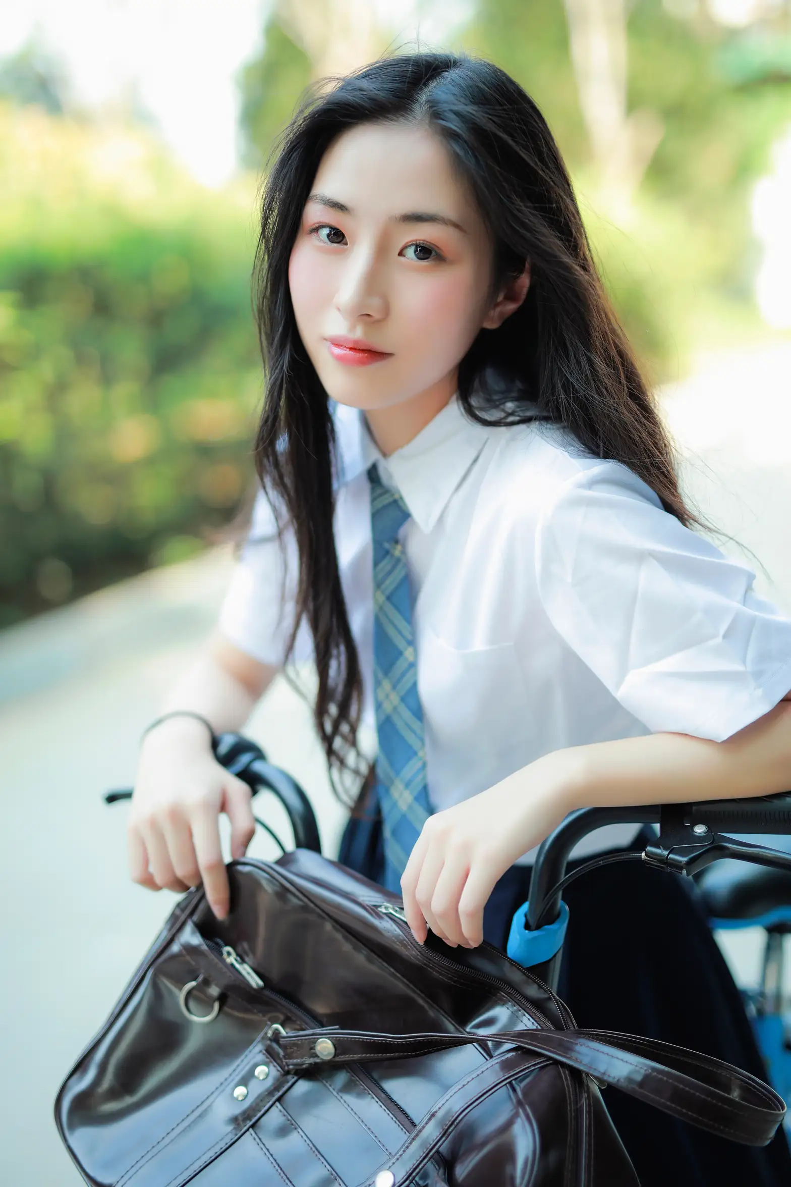 [艺图语] 2022.07.02 Vol.1350 – 风很温柔，花很鲜艳 一帆#[22P]-13