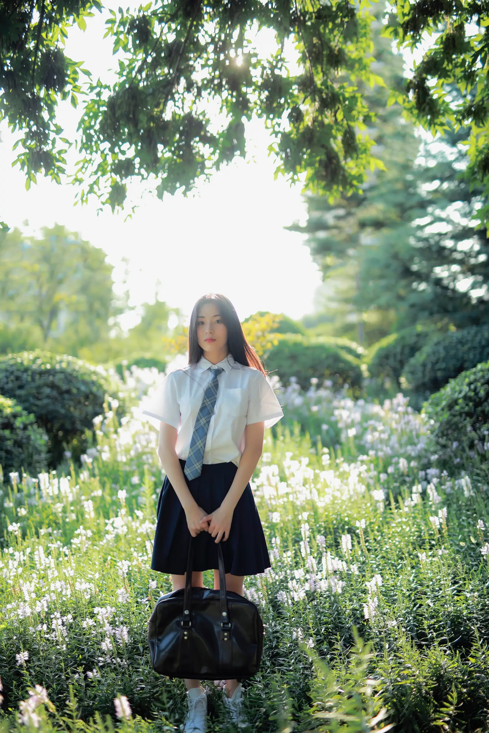 [艺图语] 2022.07.02 Vol.1350 – 风很温柔，花很鲜艳 一帆#[22P]-14