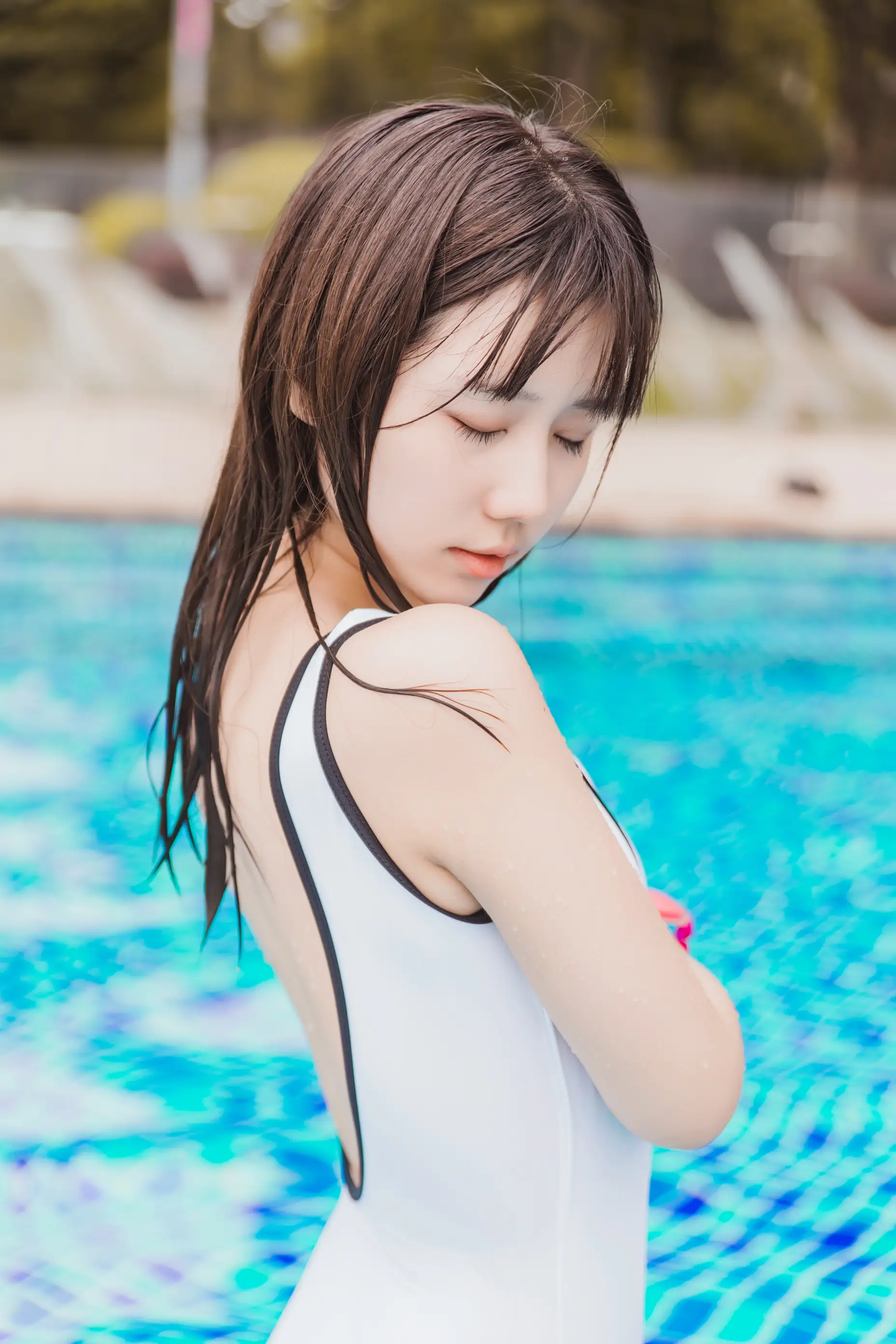 [艺图语] 2022.08.29 Vol.1817 – 纯白泳池 镜酱_#[26P]-1