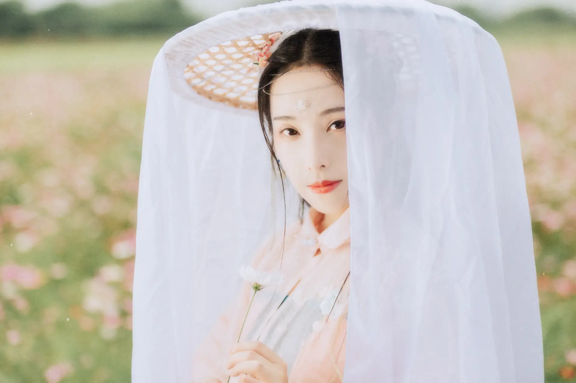 [艺图语] 2021.09.03 Vol.230 – 繁花孤影 茶茶#[24P]-13