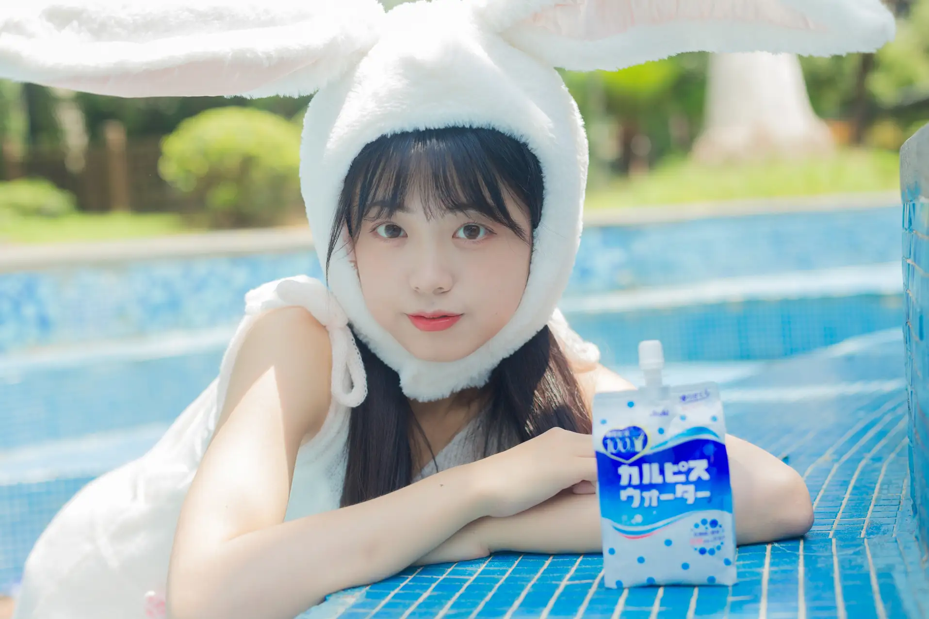 [艺图语] 2022.07.09 Vol.1429 – 夏日泳池的兔子 可爱泡泡呀#[36P]-5