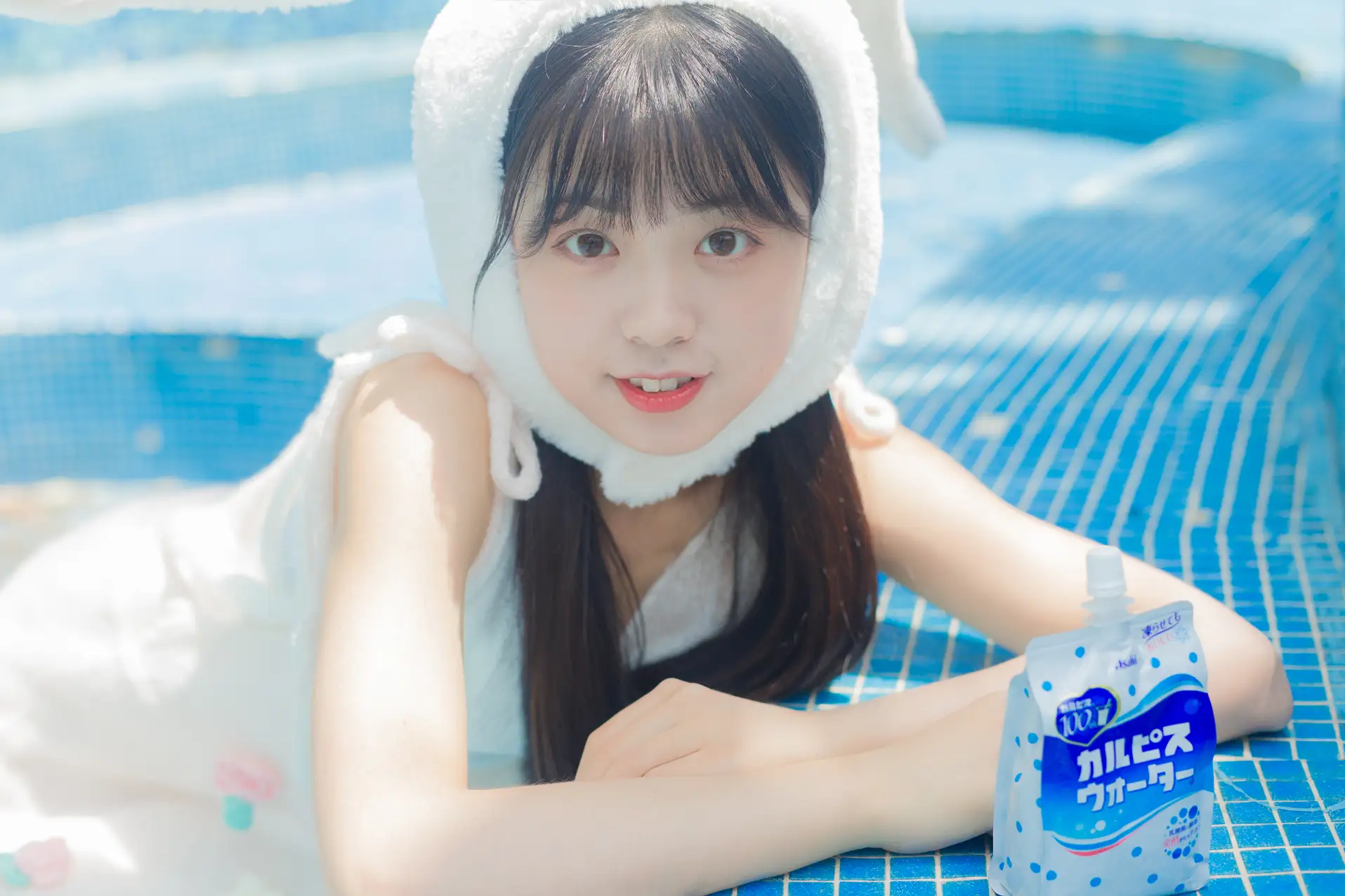 [艺图语] 2022.07.09 Vol.1429 – 夏日泳池的兔子 可爱泡泡呀#[36P]-6