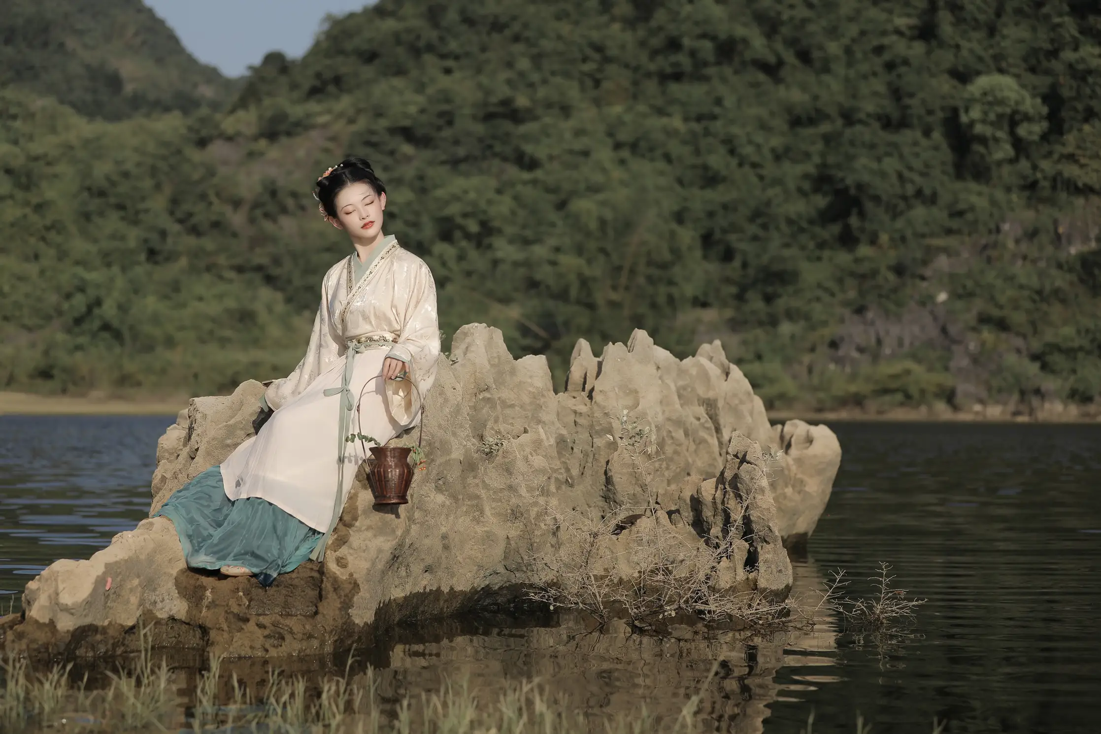 [艺图语] 2022.07.11 Vol.1445 – 山水之间 岳红橙黄绿蓝靛紫铮#[22P]-10