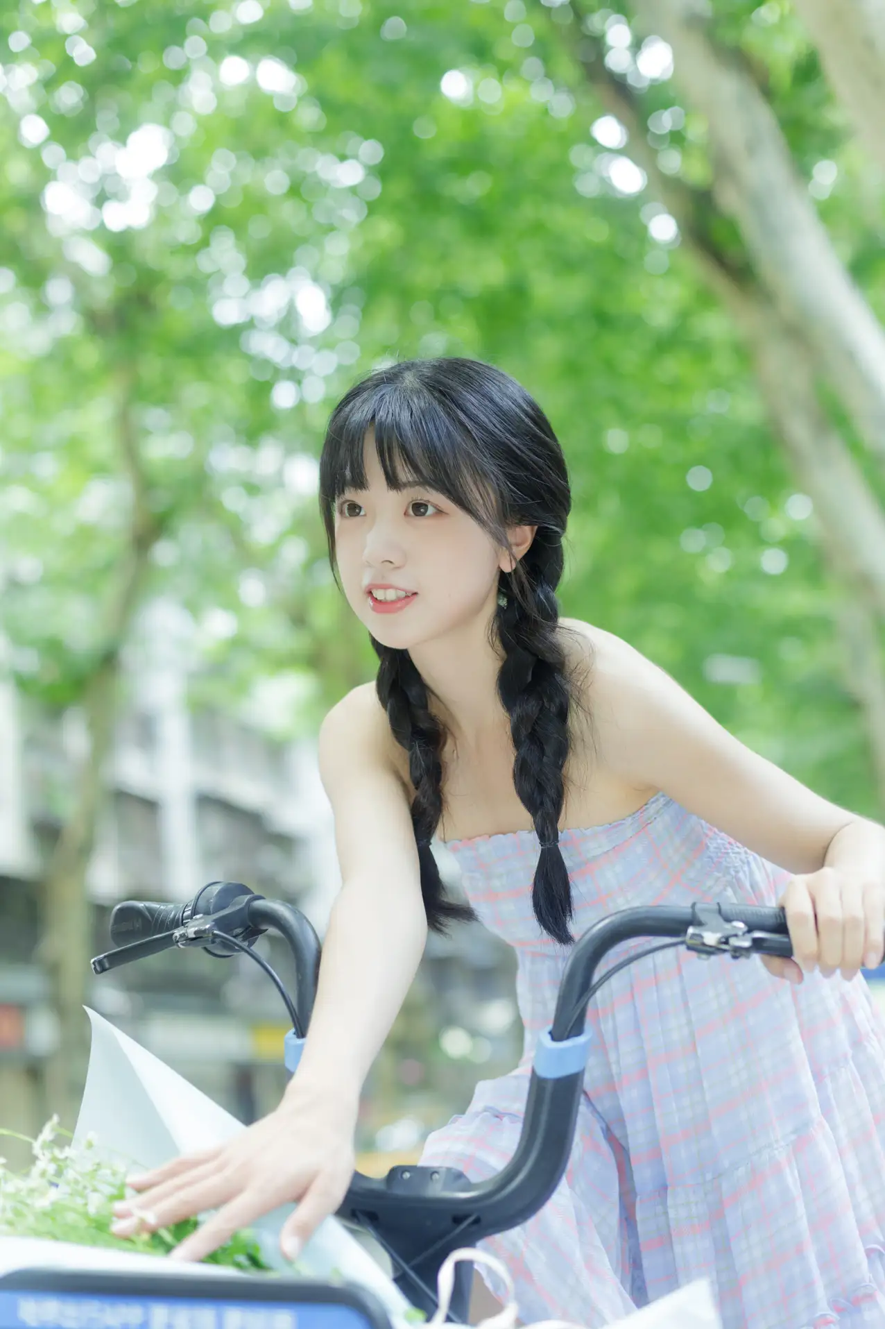 [艺图语] 2022.08.12 Vol.1688 – 夏天是洋甘菊的气味 可爱泡泡呀#[33P]-1