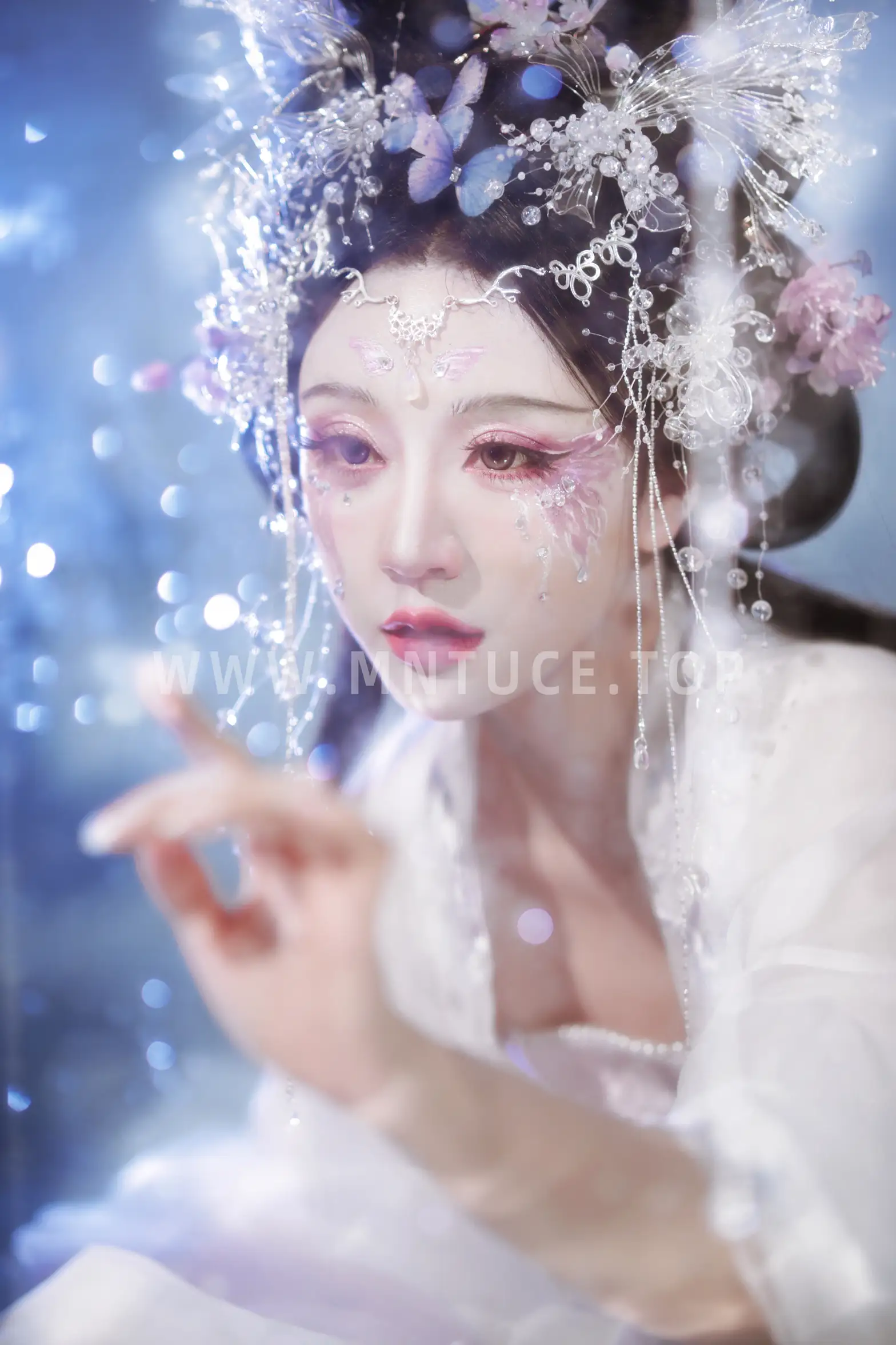 [艺图语] 2022.06.02 Vol.1061 – 寒潭冰蝴蝶 苍玄#[20P]-14