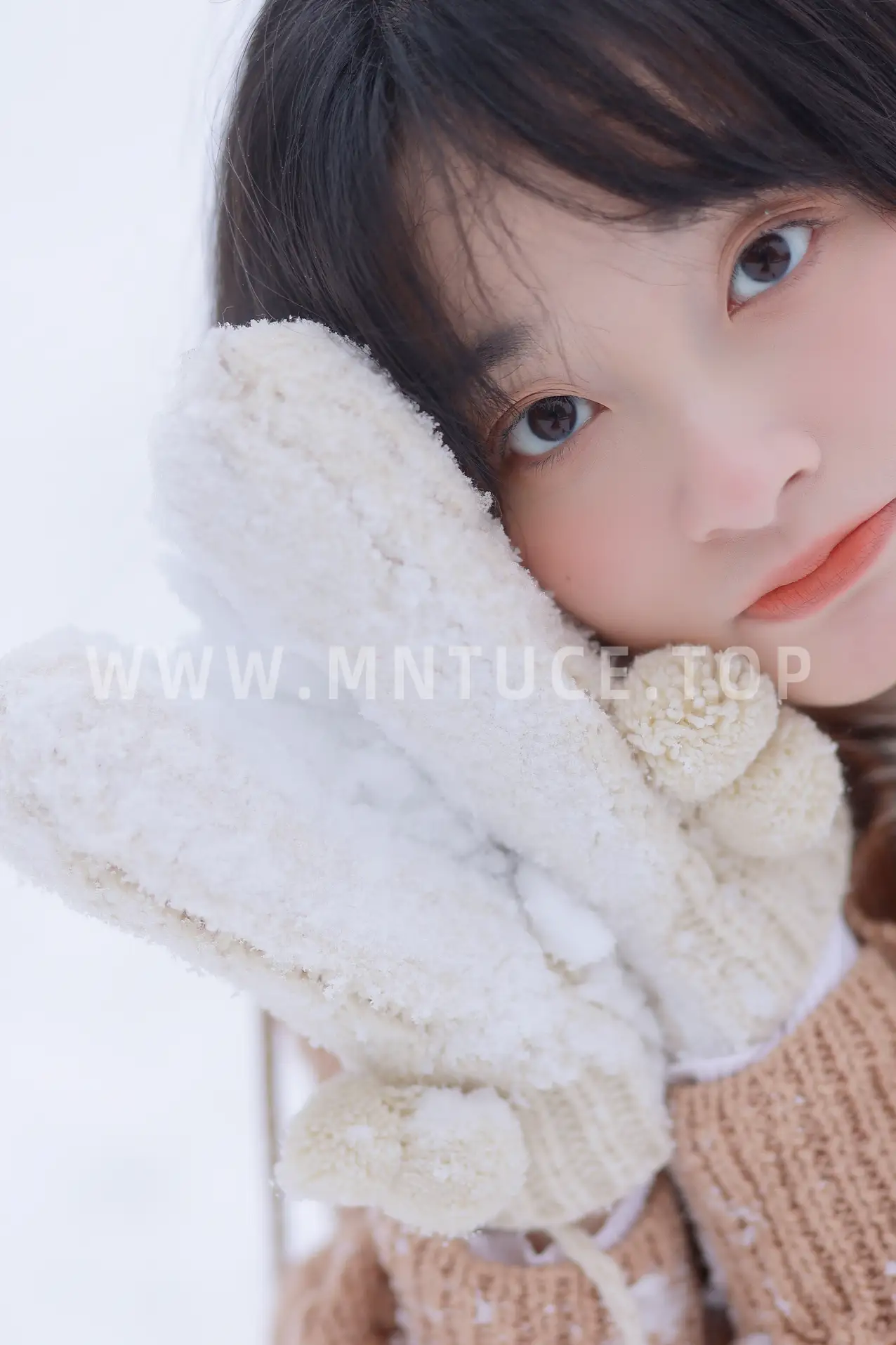 [艺图语] 2022.09.17 Vol.1970 – 嘿，一起来玩雪。 耳元在减肥#[26P]-18