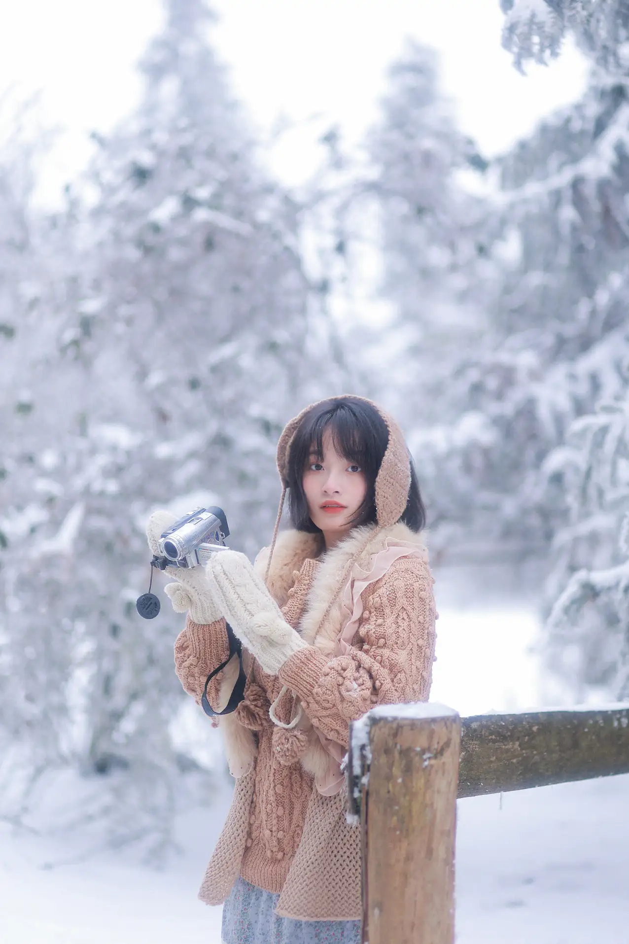 [艺图语] 2022.09.17 Vol.1970 – 嘿，一起来玩雪。 耳元在减肥#[26P]-21