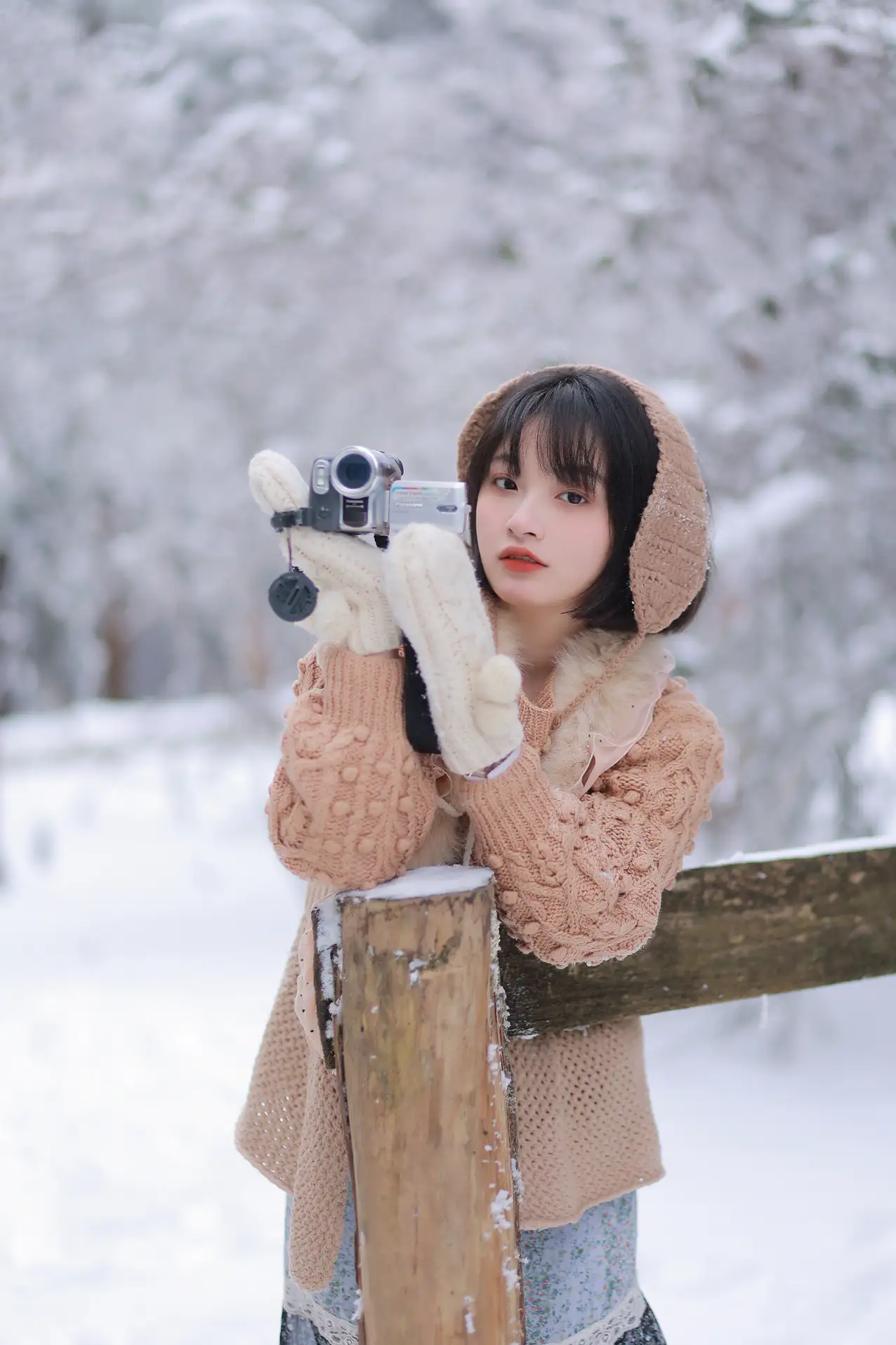 [艺图语] 2022.09.17 Vol.1970 – 嘿，一起来玩雪。 耳元在减肥#[26P]-23
