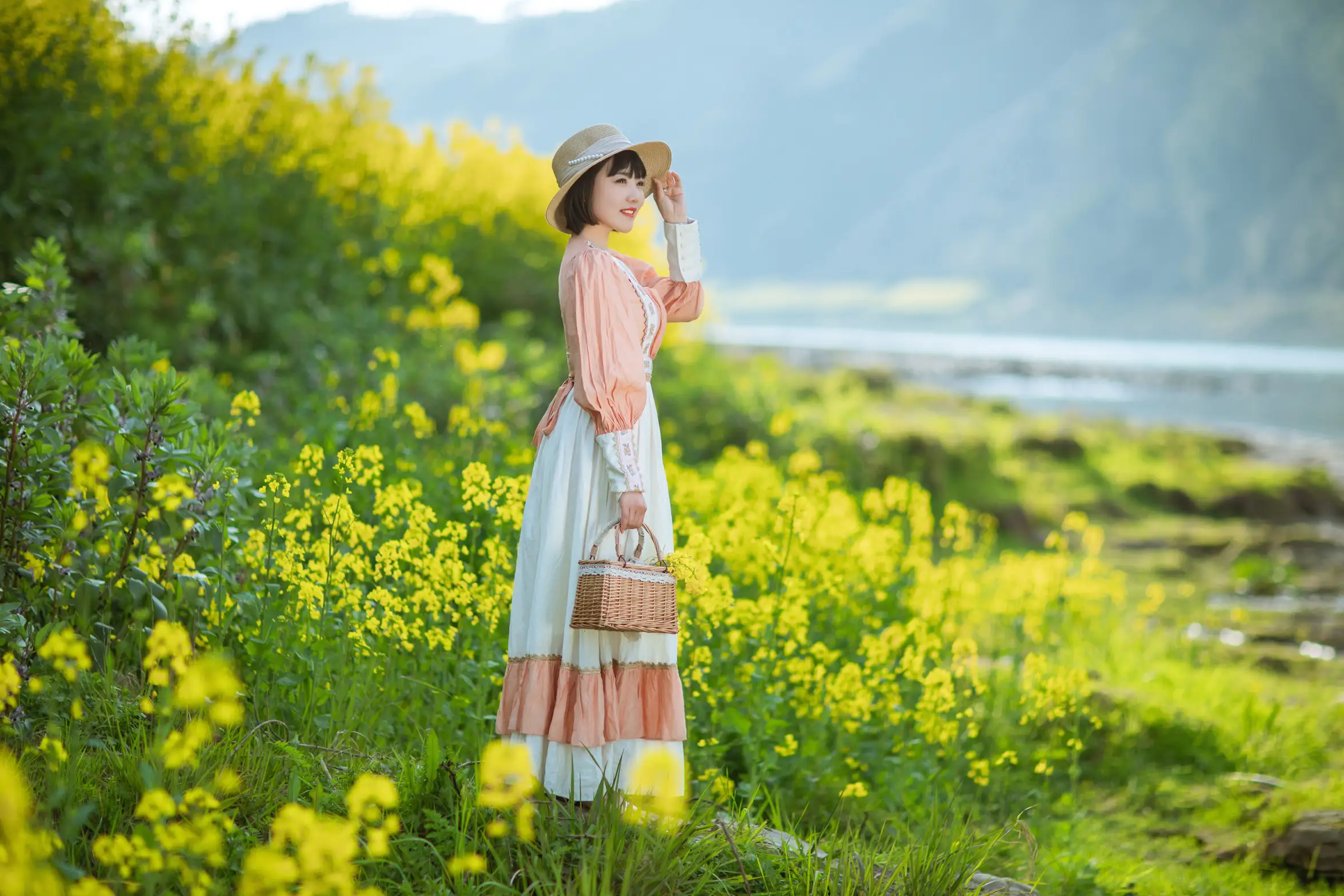 [艺图语] 2022.08.21 Vol.1753 – 春天里的姑娘 冬琴#[38P]-22