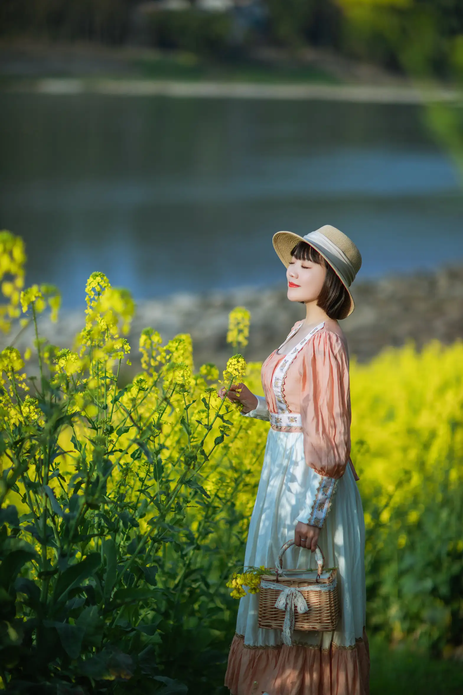 [艺图语] 2022.08.21 Vol.1753 – 春天里的姑娘 冬琴#[38P]-35