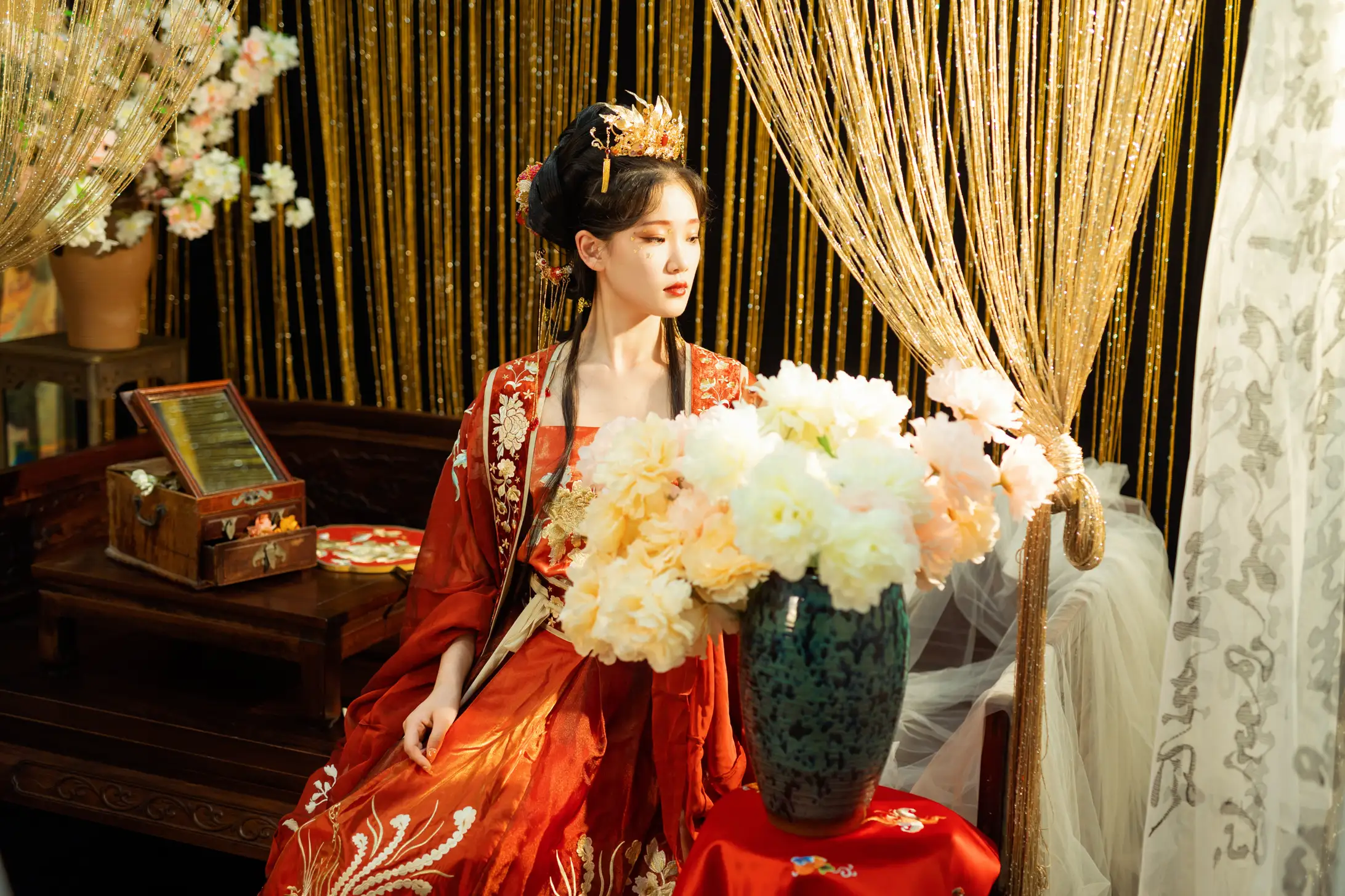 [艺图语] 2022.09.05 Vol.1873 – 红衣娘子 相望回首喵喵喵#[48P]-5