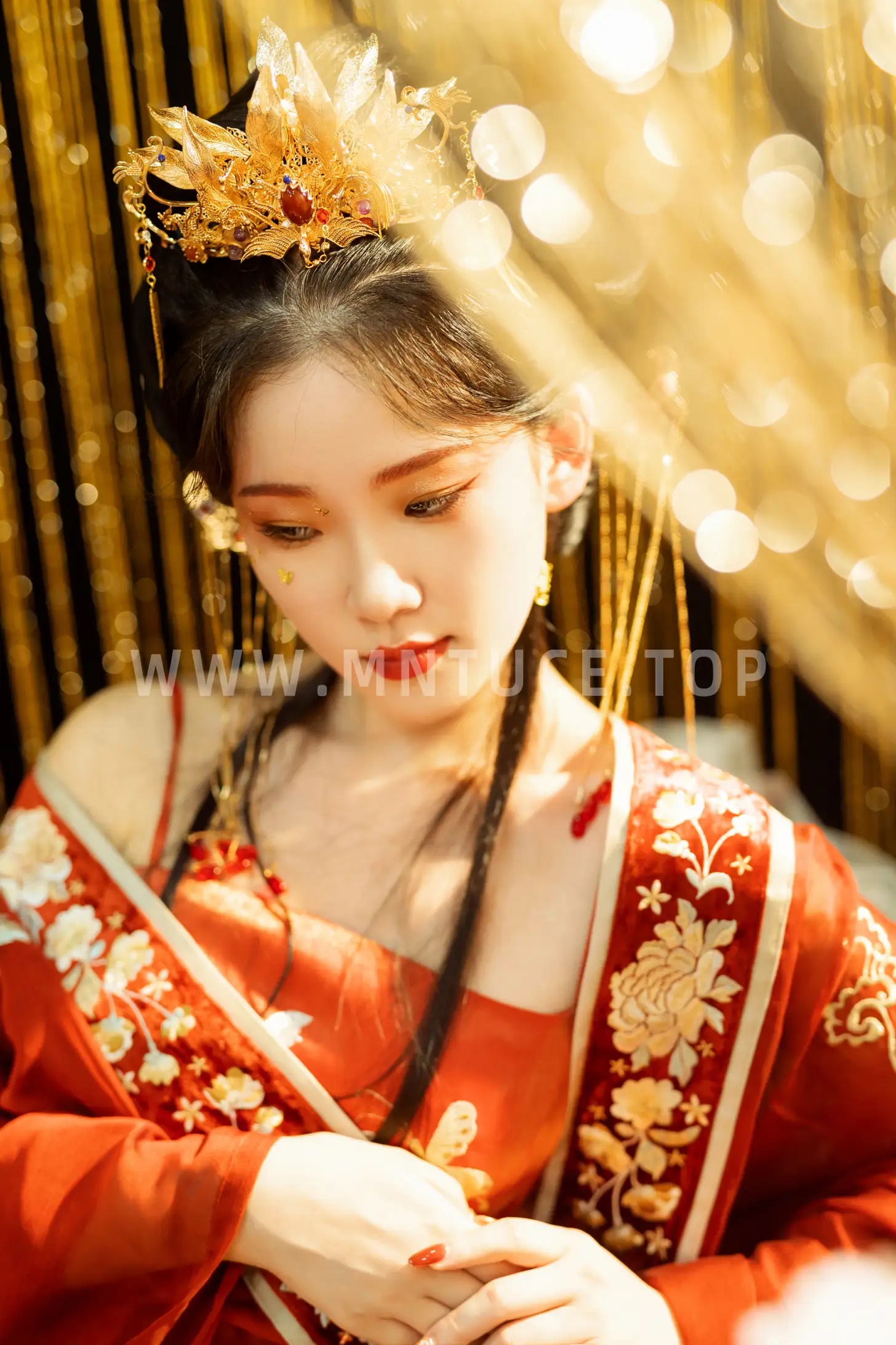 [艺图语] 2022.09.05 Vol.1873 – 红衣娘子 相望回首喵喵喵#[48P]-36
