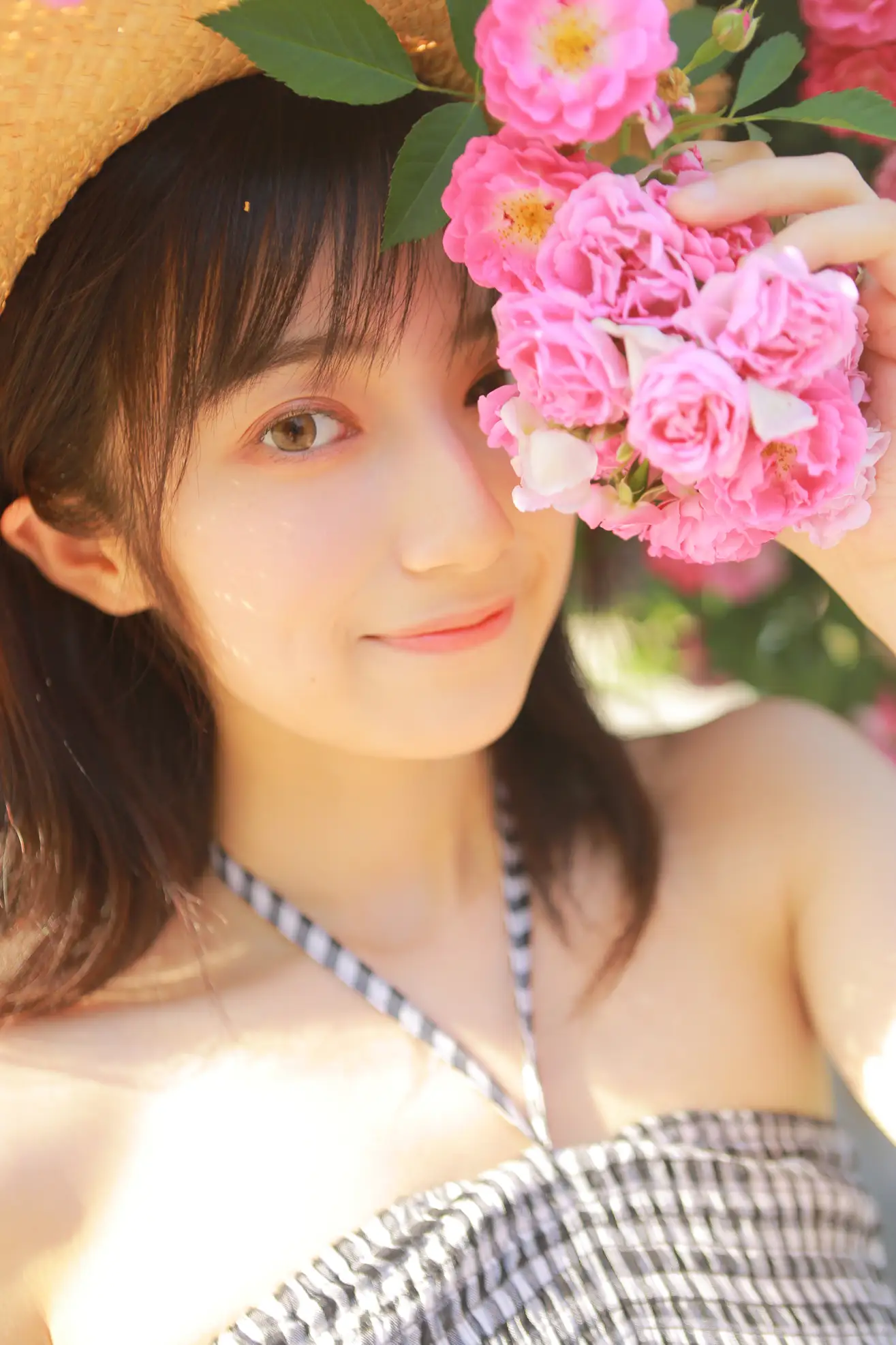 [艺图语] 2022.05.18 Vol.0917 – 蔷薇迟开 月半了吧#[28P]-10