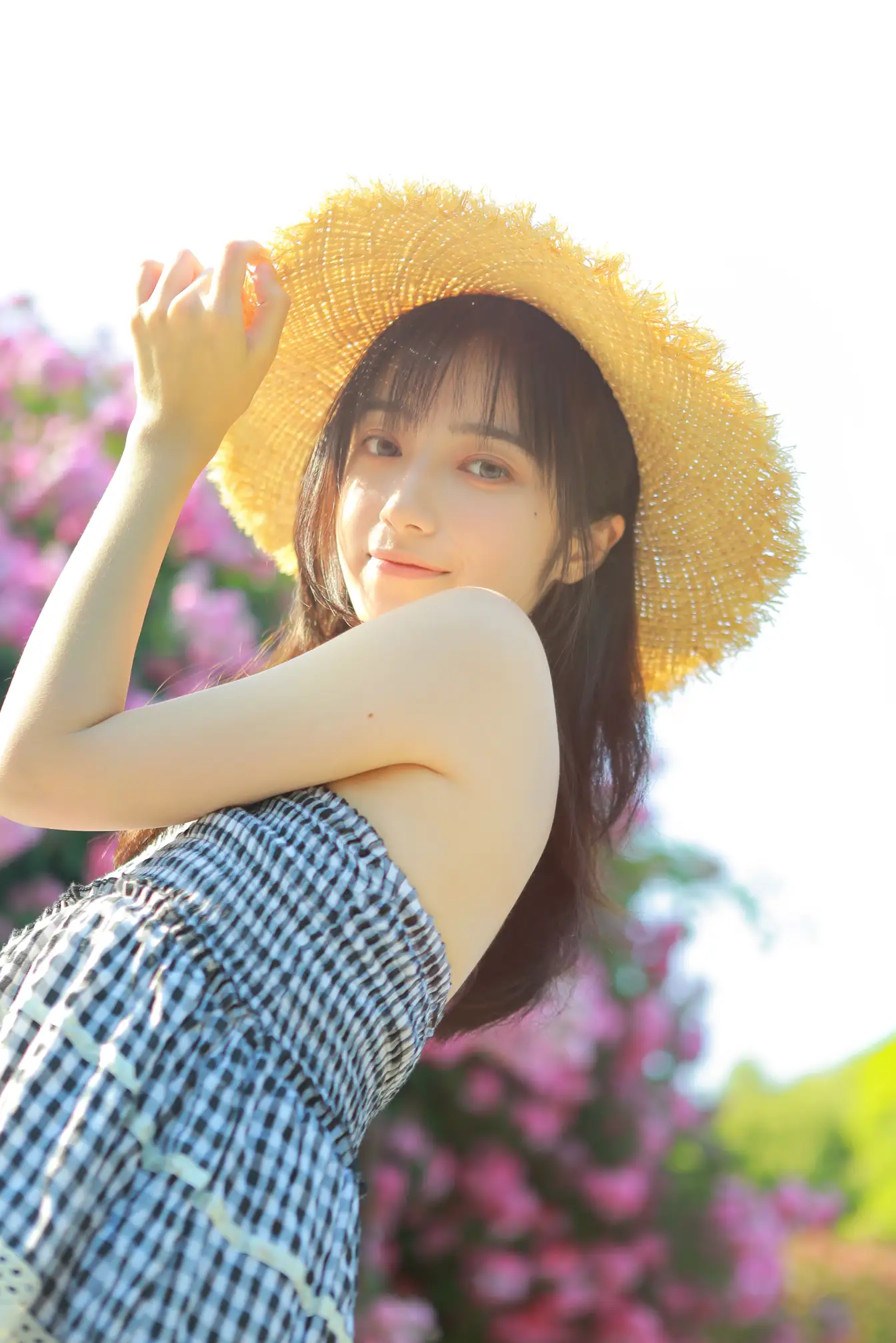 [艺图语] 2022.05.18 Vol.0917 – 蔷薇迟开 月半了吧#[28P]-2