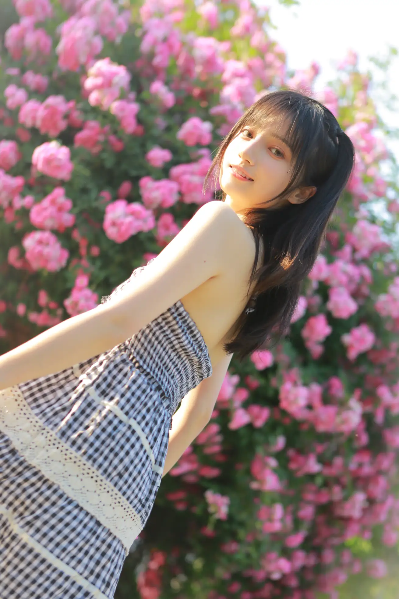 [艺图语] 2022.05.18 Vol.0917 – 蔷薇迟开 月半了吧#[28P]-5