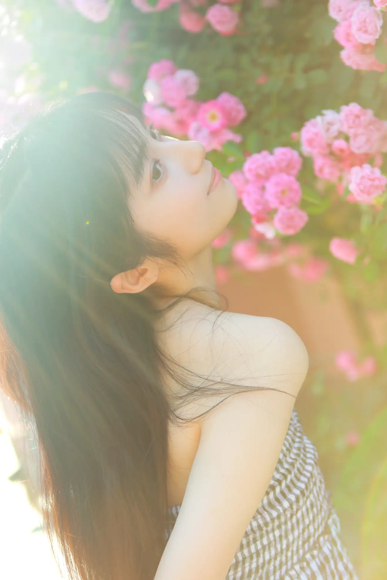 [艺图语] 2022.05.18 Vol.0917 – 蔷薇迟开 月半了吧#[28P]-9