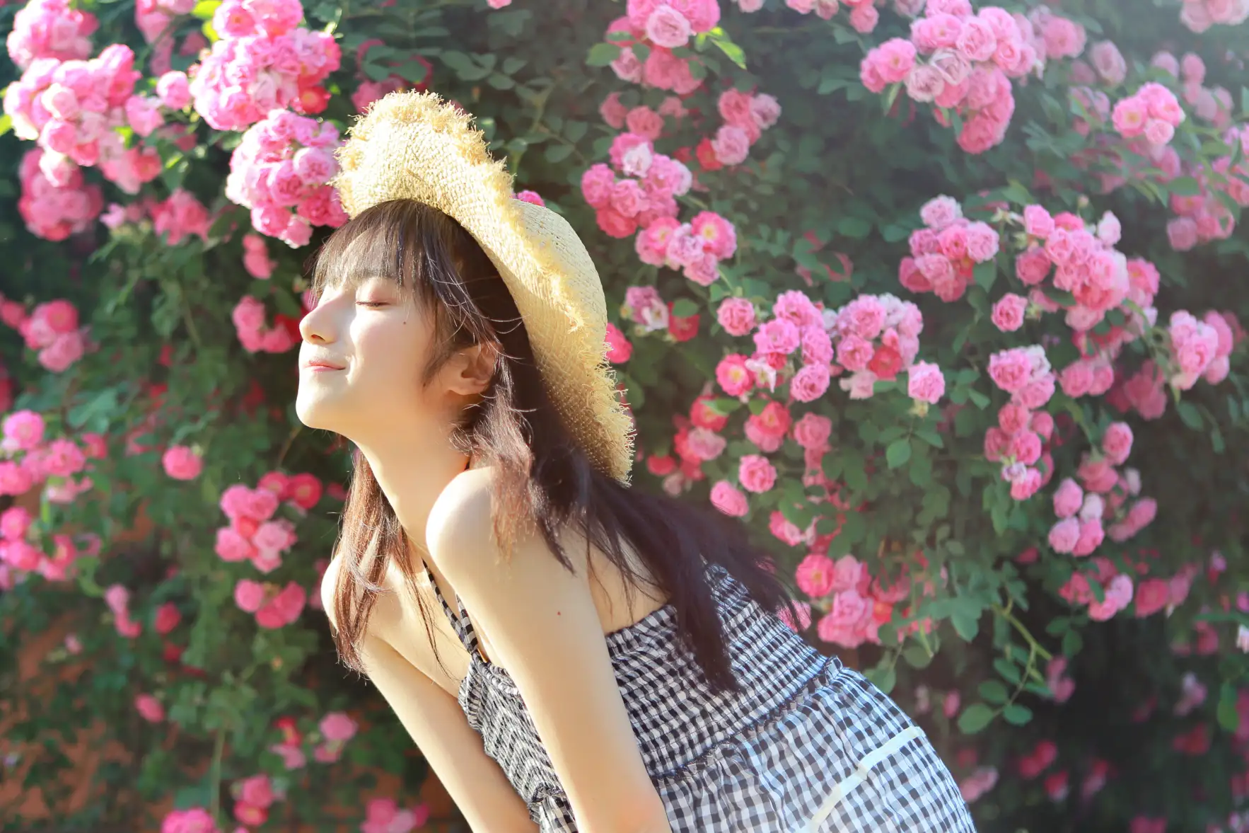 [艺图语] 2022.05.18 Vol.0917 – 蔷薇迟开 月半了吧#[28P]-4
